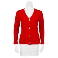 Celine Cardigan en maille de laine rouge avec chaînes, années 1970
