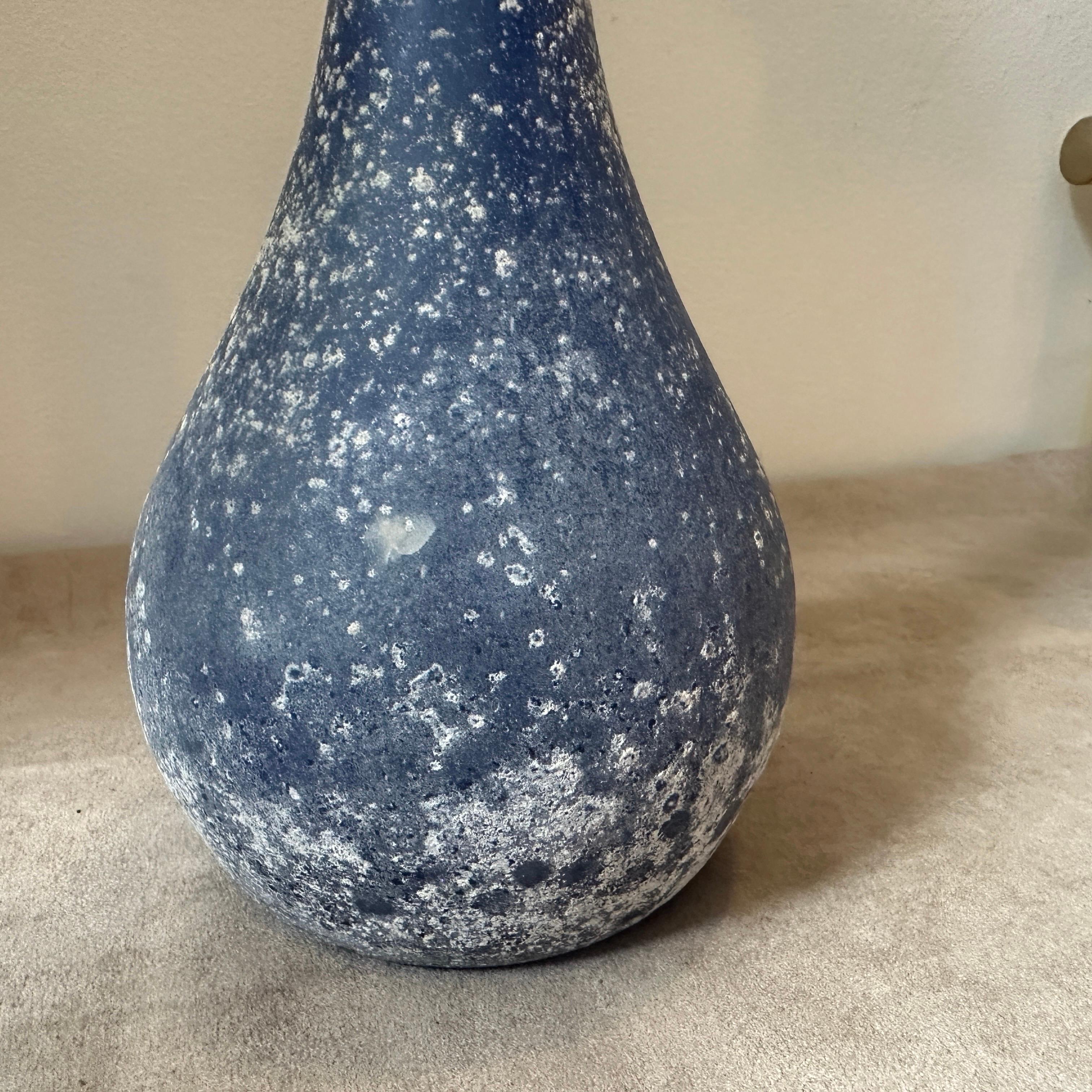 Hand-Crafted 1970s Cenedese Attributed Modernist Blue and White Scavo Murano Glass Vase For Sale