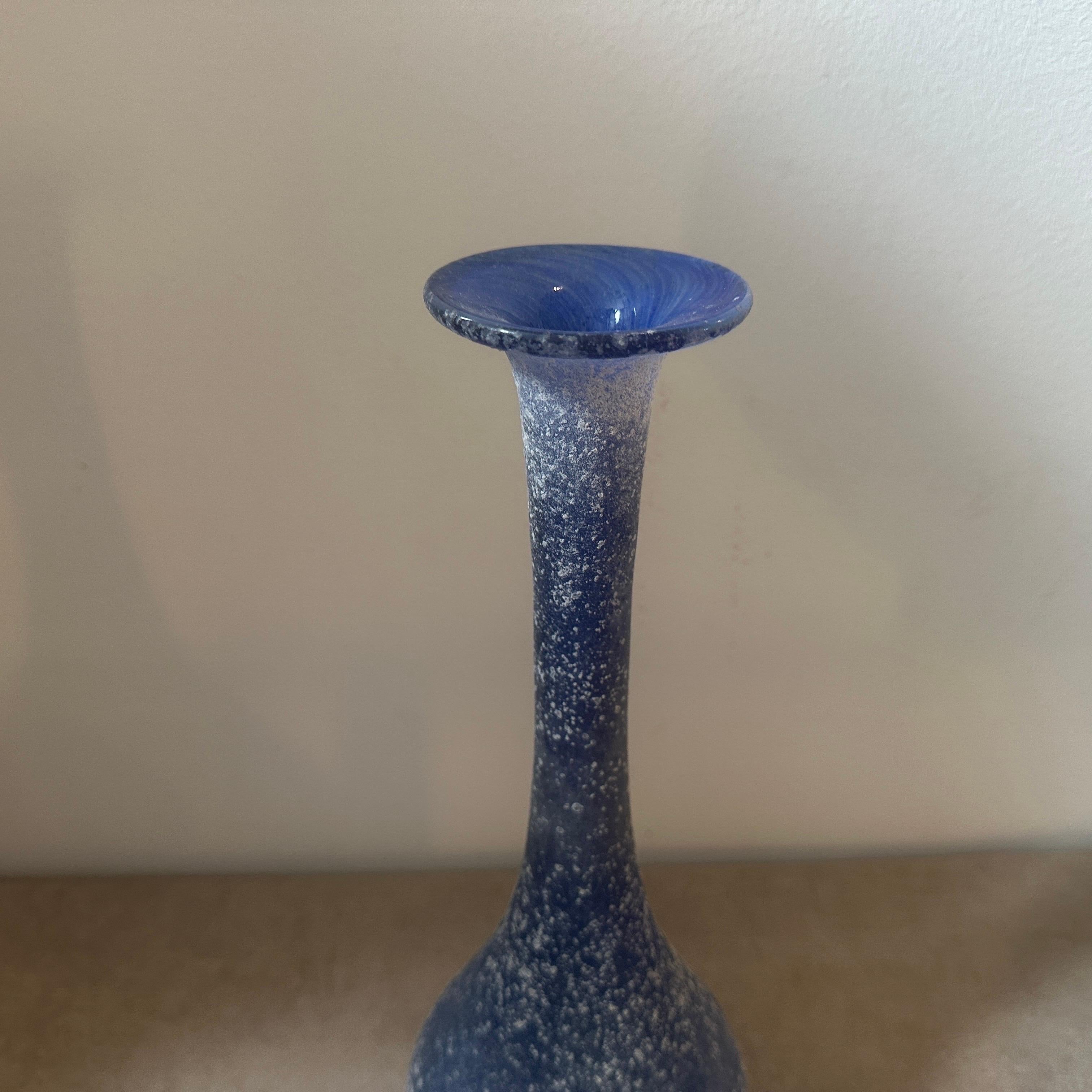 1970s Cenedese Attributed Modernist Blue and White Scavo Murano Glass Vase For Sale 3
