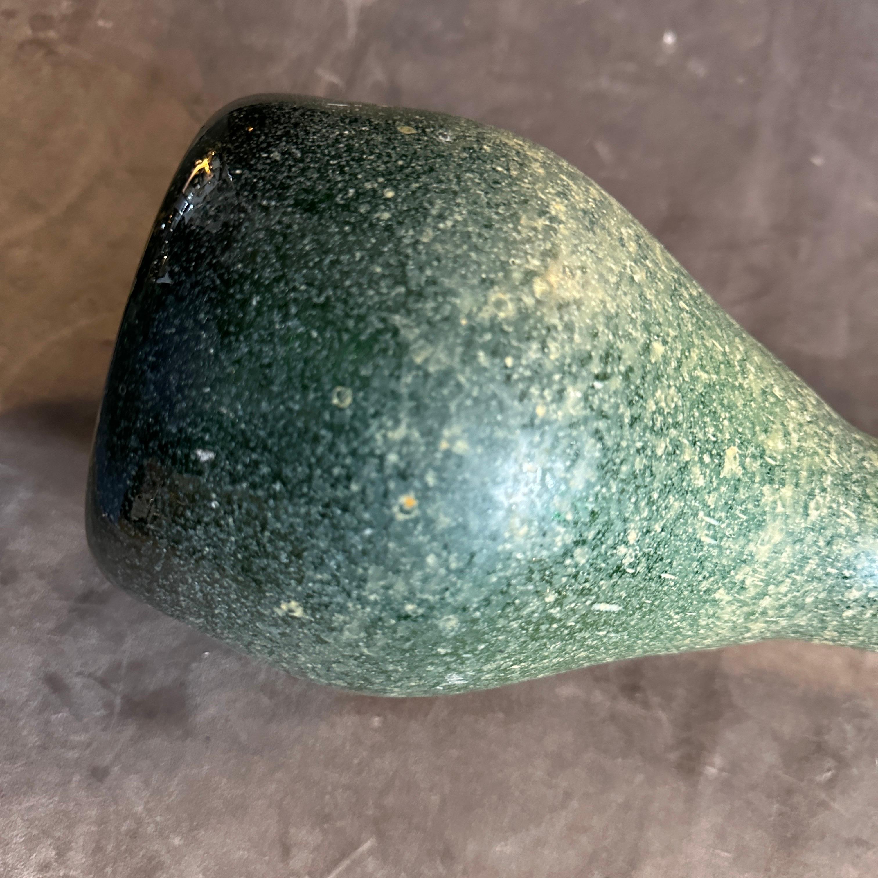 1970er Cenedese zugeschrieben Modernist Grün Scavo Murano Glas Vase (Moderne der Mitte des Jahrhunderts) im Angebot