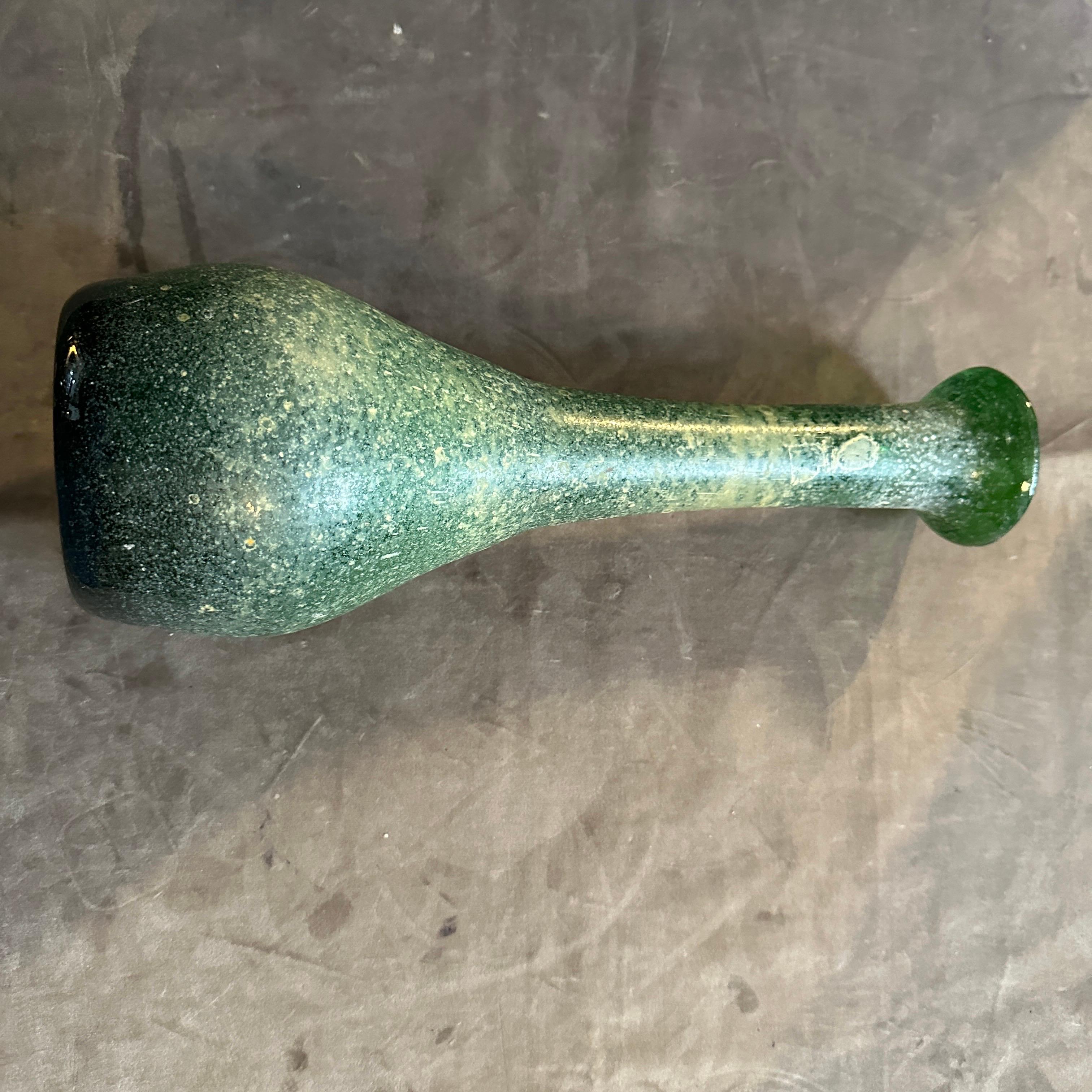 1970er Cenedese zugeschrieben Modernist Grün Scavo Murano Glas Vase im Angebot 1