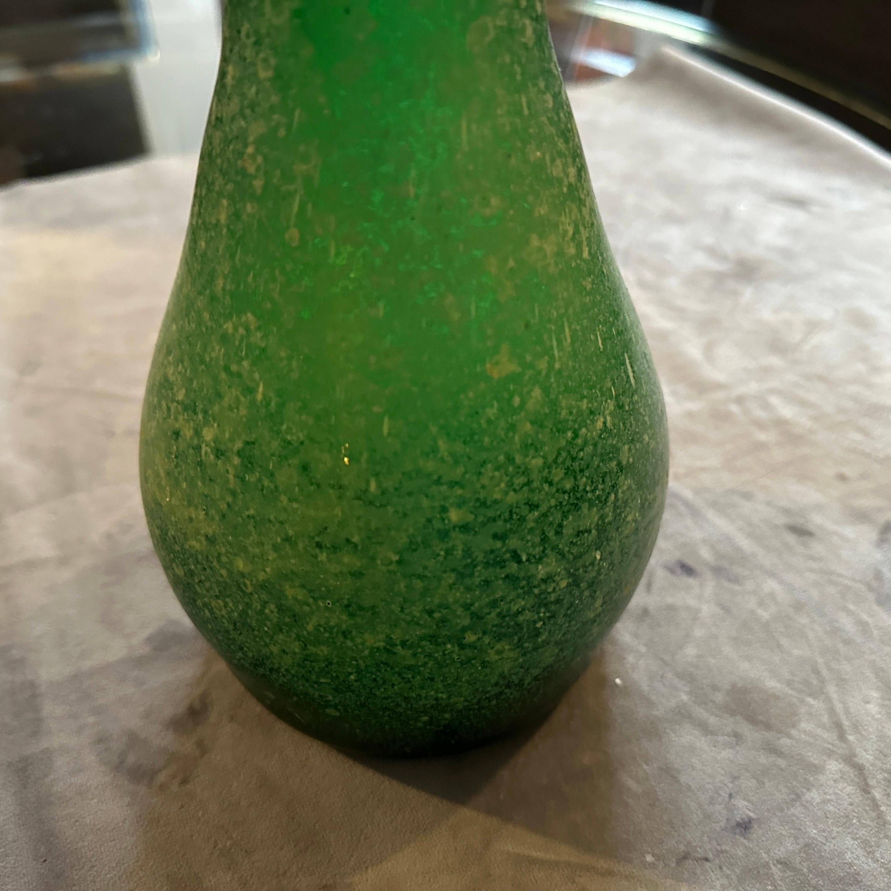 1970er Cenedese zugeschrieben Modernist Grün Scavo Murano Glas Vase im Angebot 2