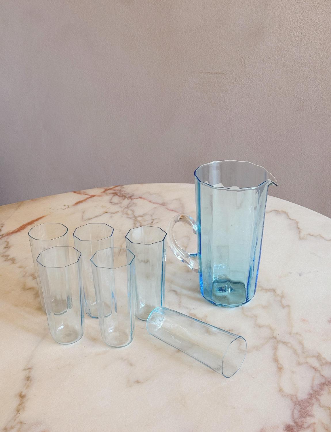 1970er Cenedese Blauer Krug und Gläserset (sechs Gläser) (Moderne der Mitte des Jahrhunderts) im Angebot