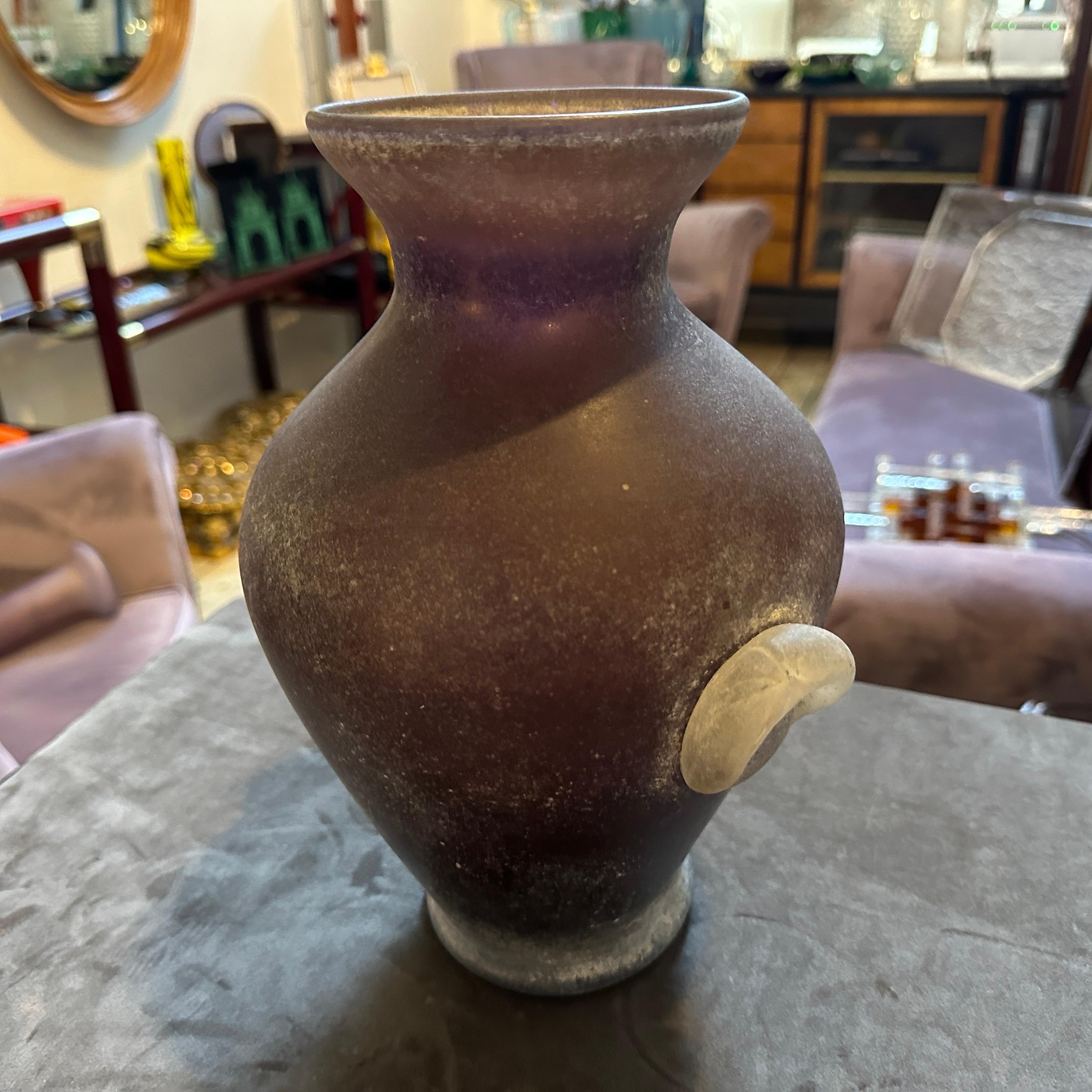 1970s Cenedese Style Modern Purple and White Scavo Murano Glass Amphora Vase For Sale 4