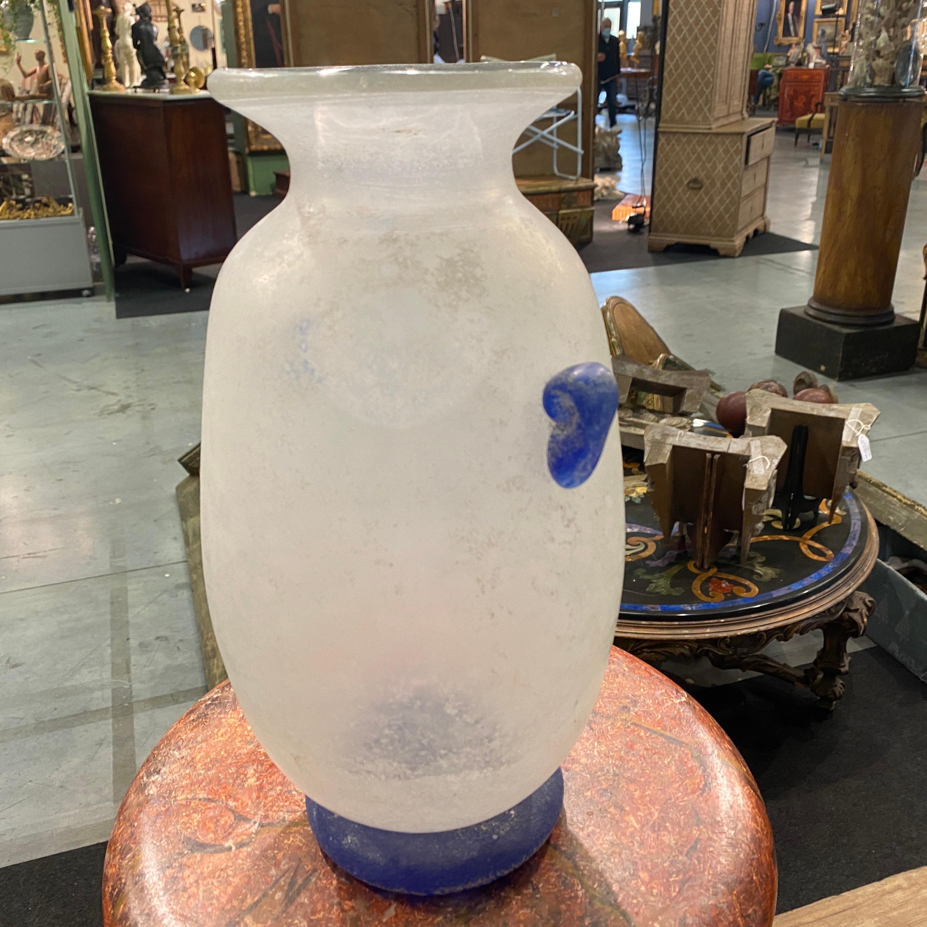 1970s Cenedese White and Blue Scavo Murano Glass Amphora Vase 7