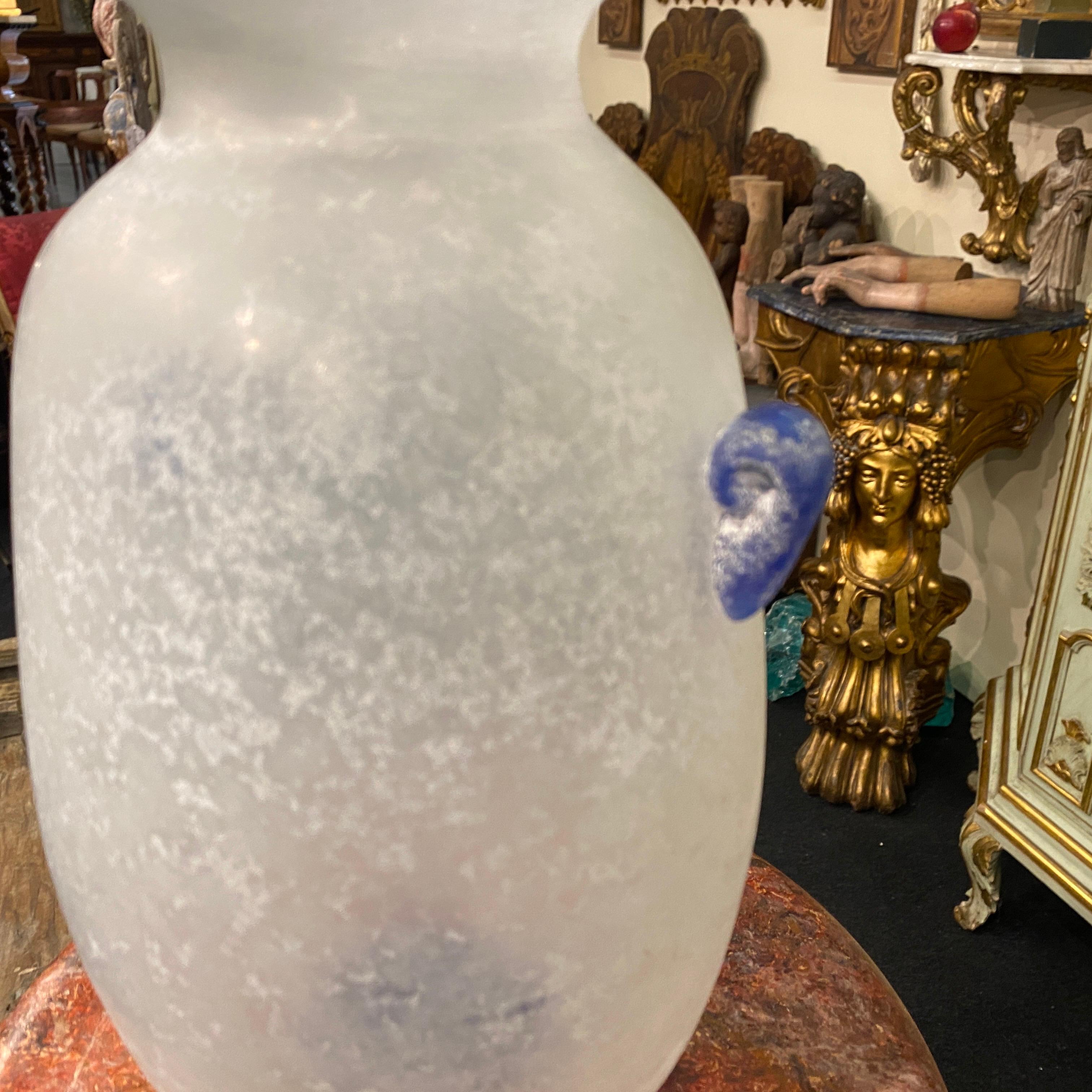 1970s Cenedese White and Blue Scavo Murano Glass Amphora Vase In Excellent Condition In Aci Castello, IT
