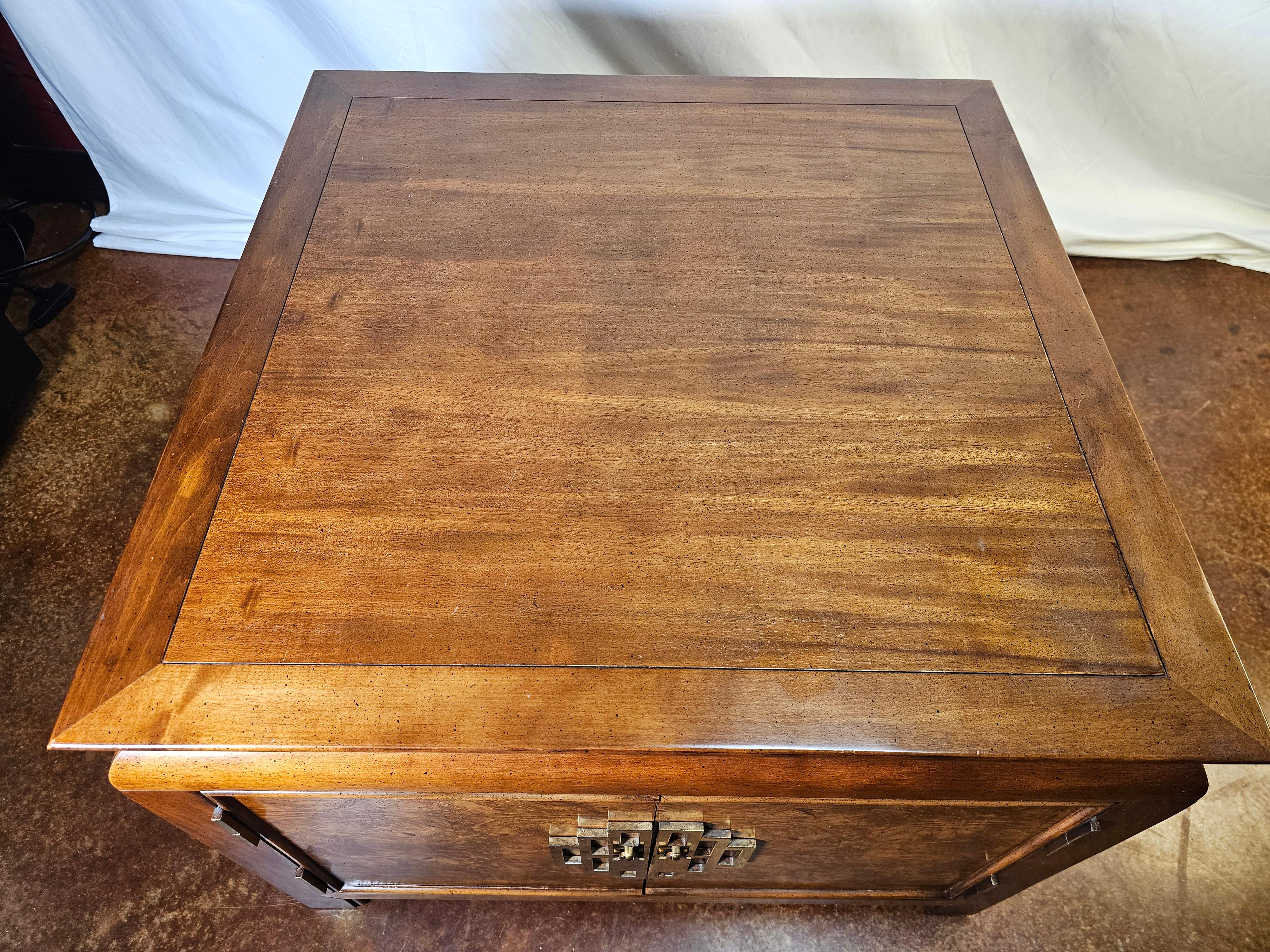 Laiton 1970 Century Furniture Chin Hua Table by Raymond K.K. Sabota en vente