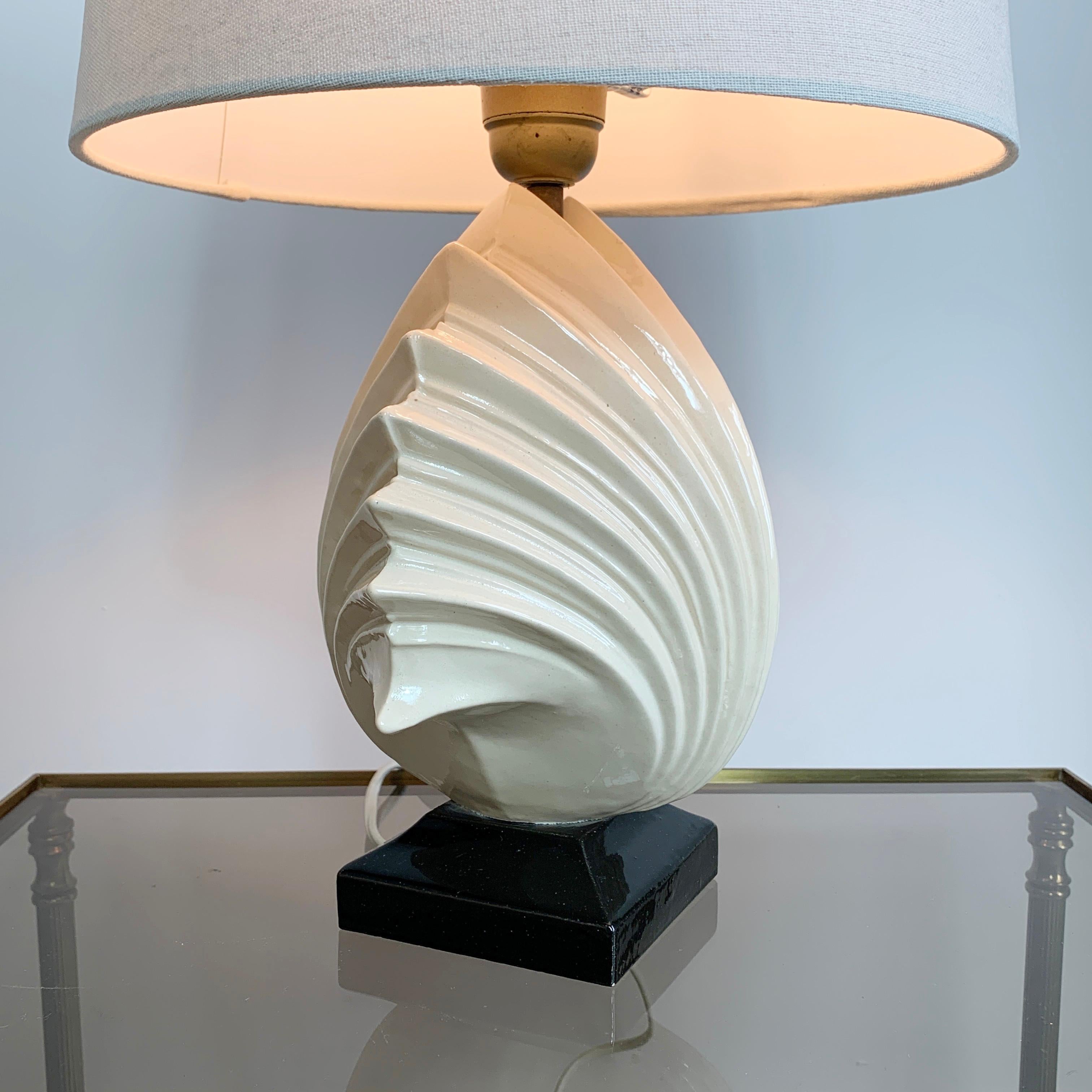 Mid-Century Modern 1970’s Ceramic Shell Table Lamp