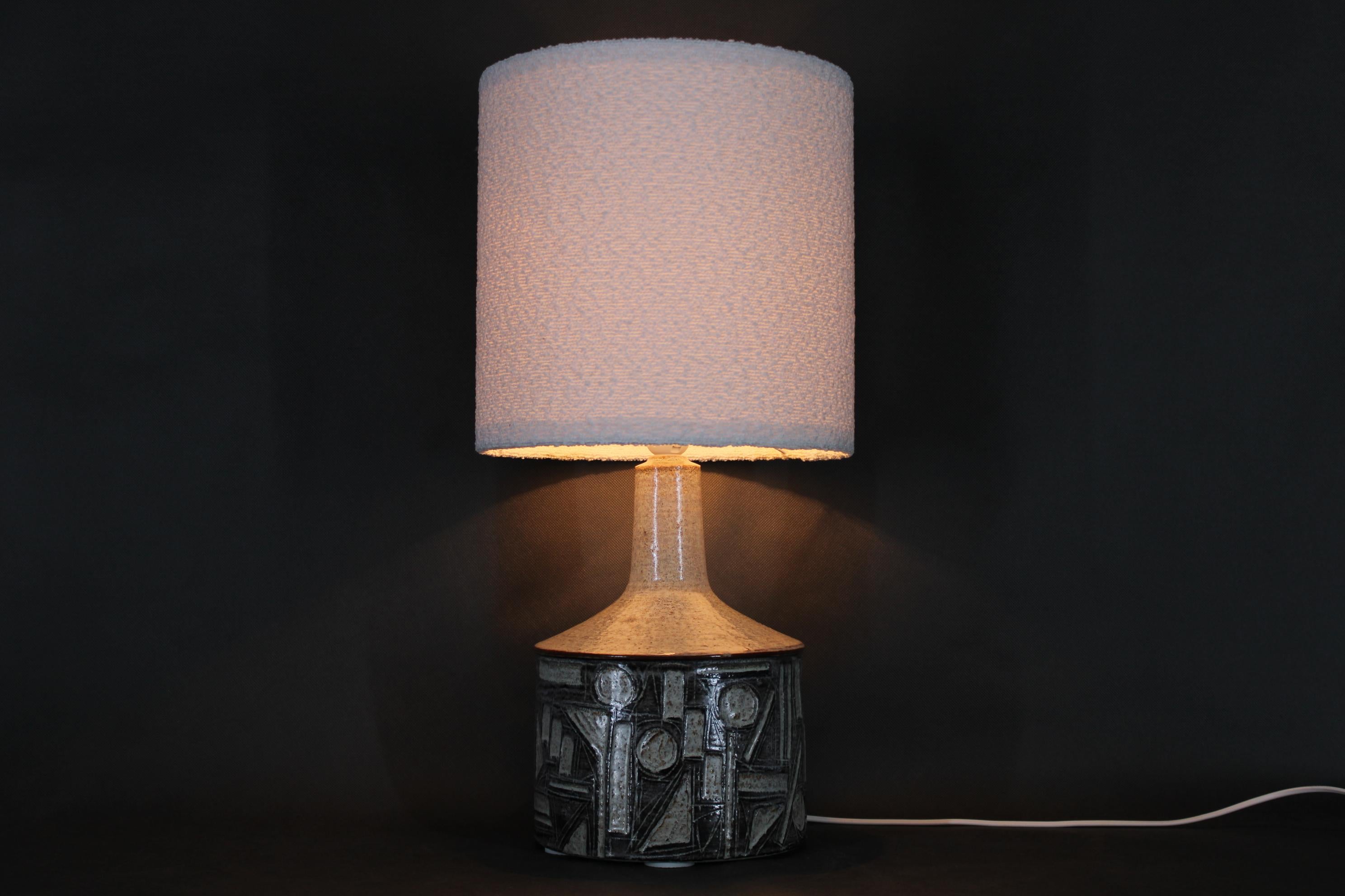 Lampe de table des années 1970 en céramique d'Axella avec abat-jour en tissu, Danemark en vente 7