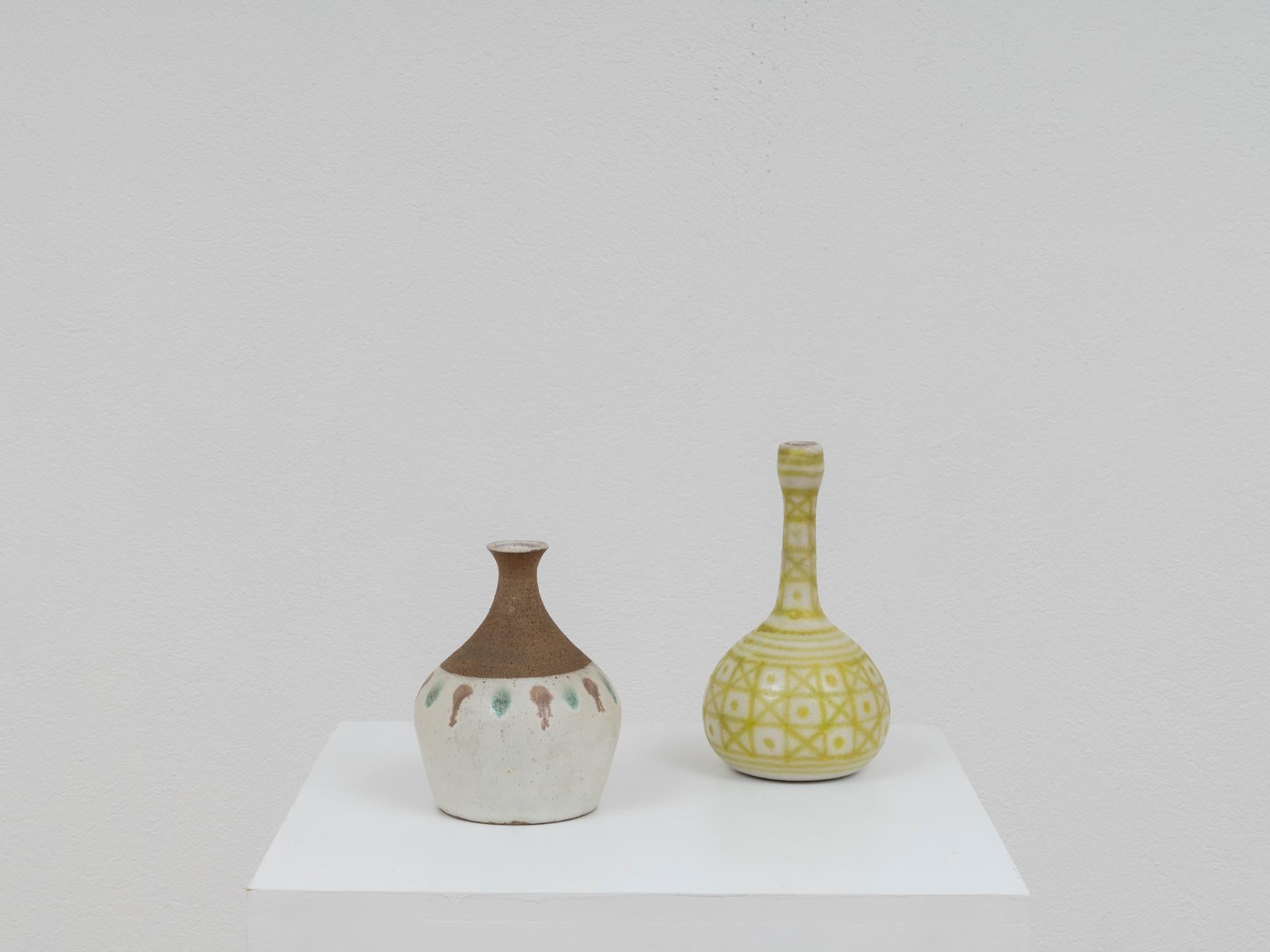 Keramikvase aus den 1970er Jahren von Bruno Gambone in Erdtönen (Handbemalt) im Angebot