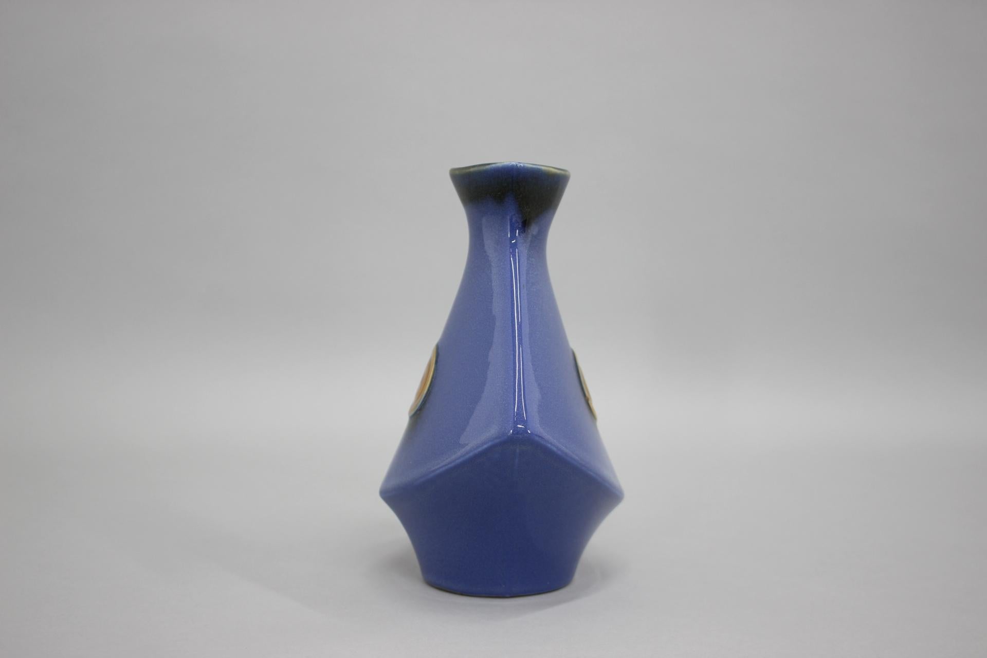 1970s Ceramic Vase, Czechoslovakia For Sale 1