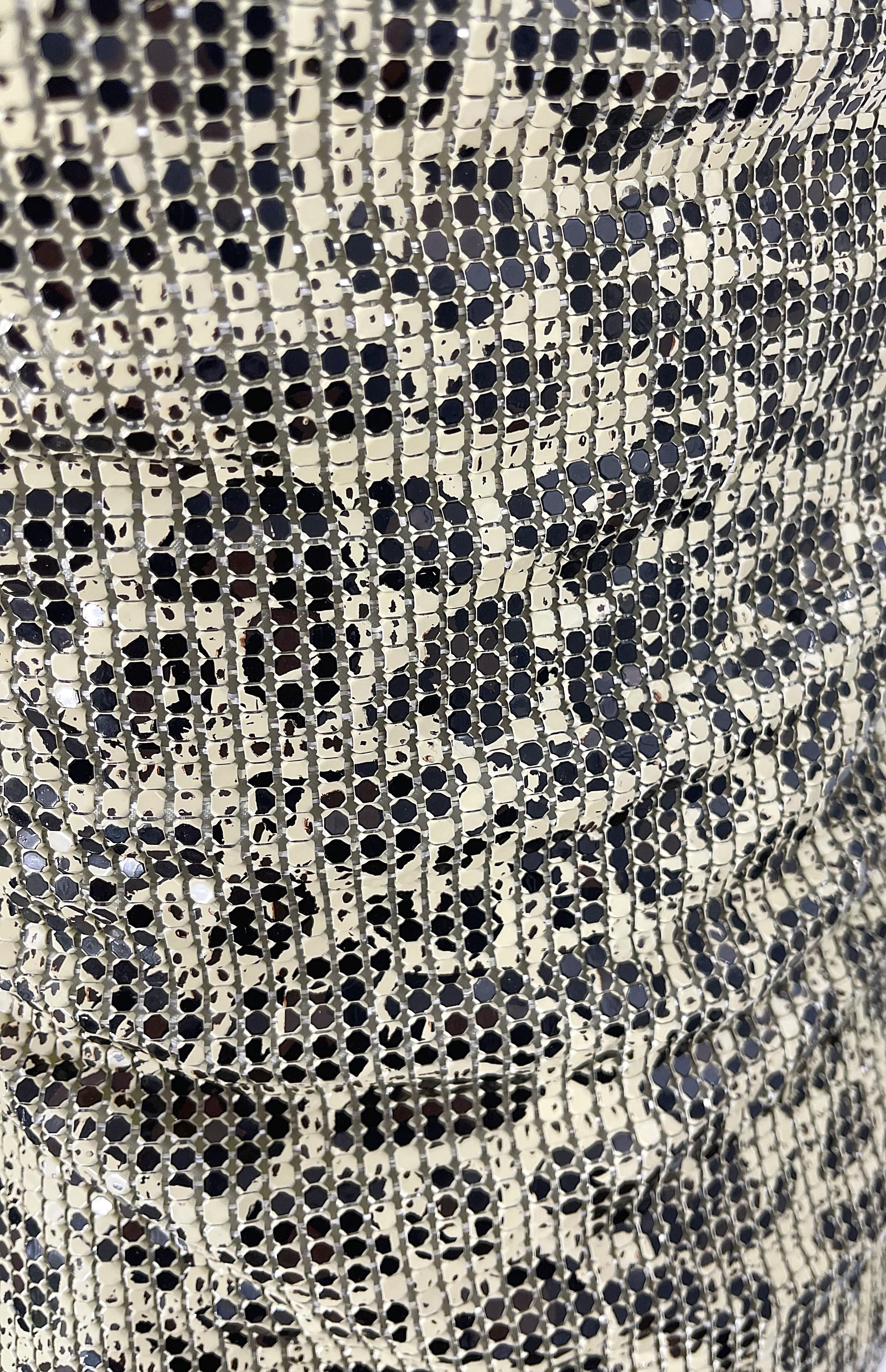 1990er Jahre Kettenhemd Schwarzes und weißes Leoparden-Tierdruck-Halter-Top und Handtasche im Zustand „Gut“ im Angebot in San Diego, CA