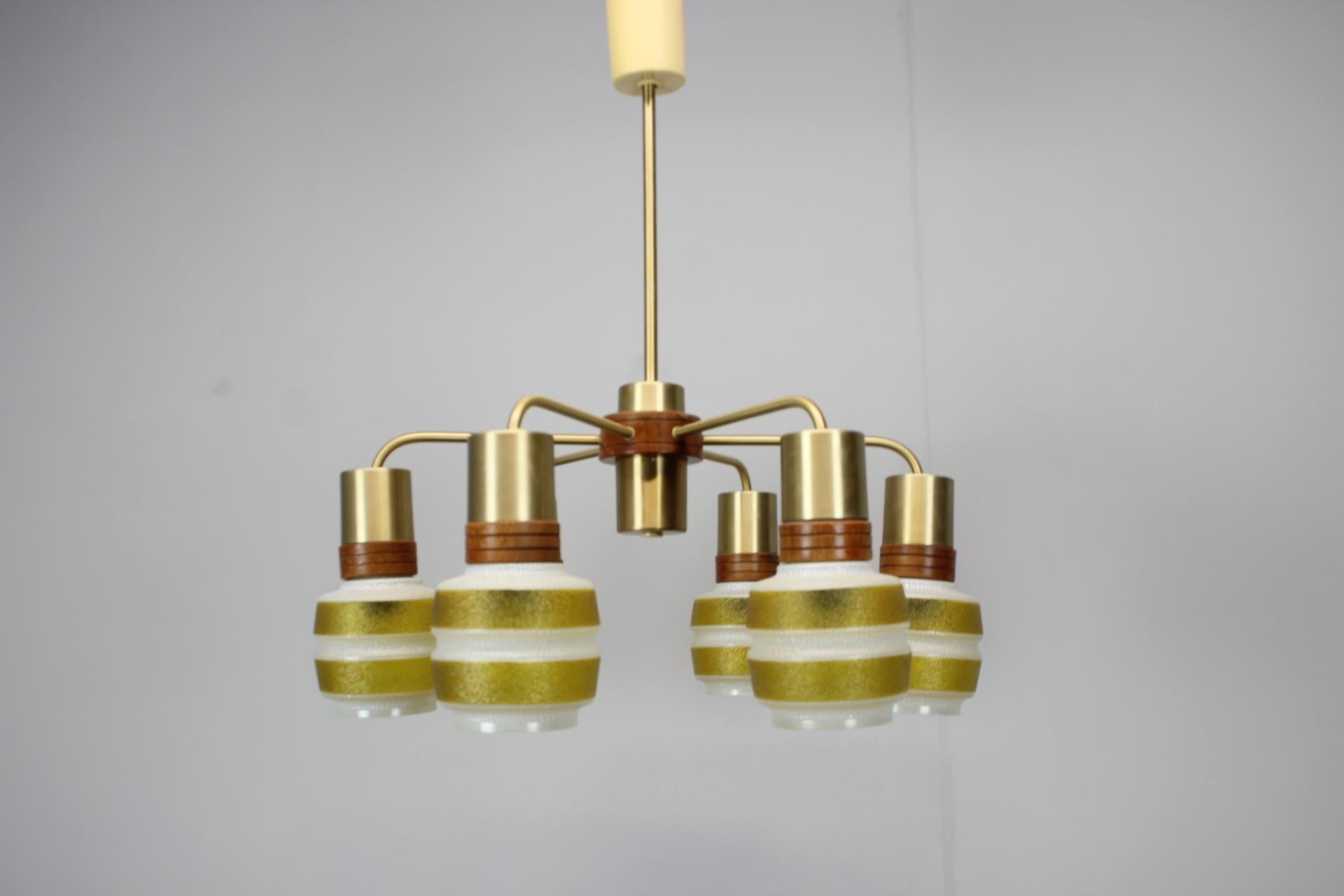 1970's Kronleuchter, Deutschland (Moderne der Mitte des Jahrhunderts) im Angebot