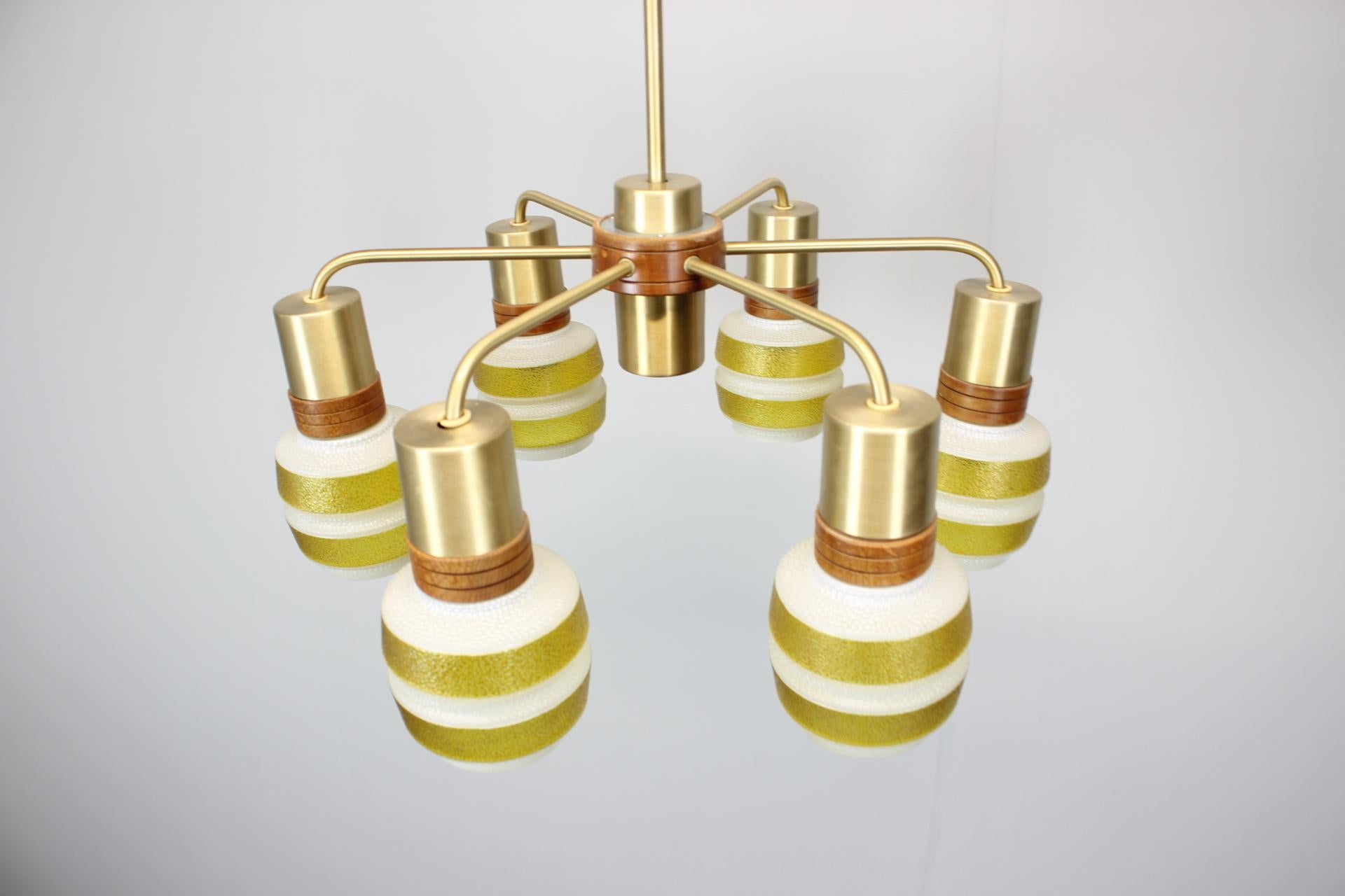 1970's Kronleuchter, Deutschland im Zustand „Gut“ im Angebot in Praha, CZ