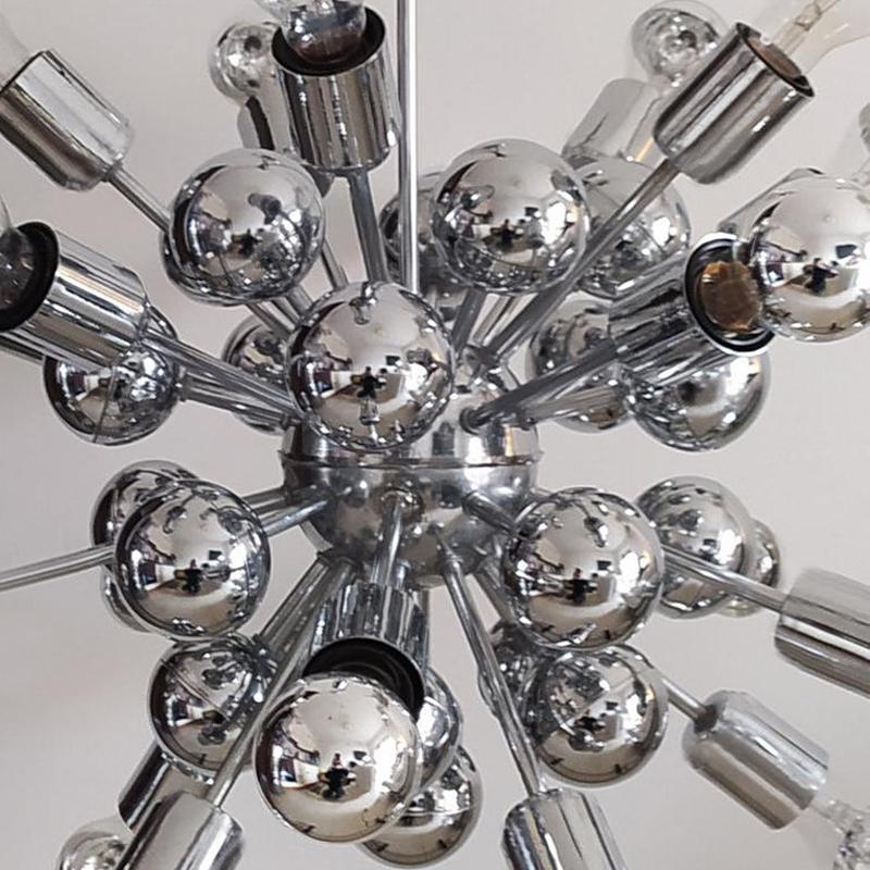 Mid-Century moderno Lampadario anni '70 Sputnik di Goffredo Reggiani in cromo, Made in Italy in vendita