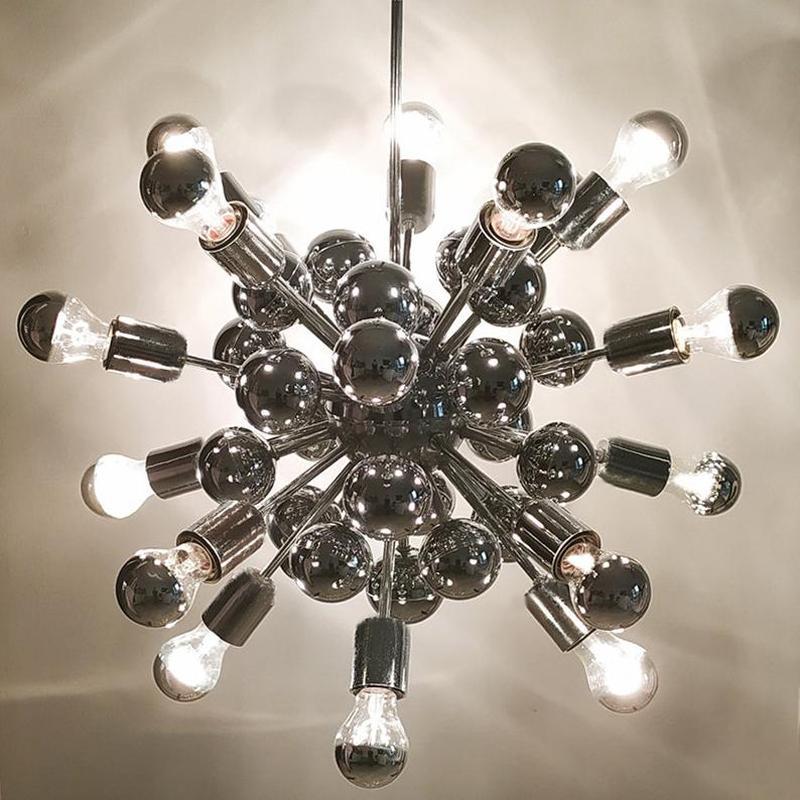 Cromo Lampadario anni '70 Sputnik di Goffredo Reggiani in cromo, Made in Italy in vendita