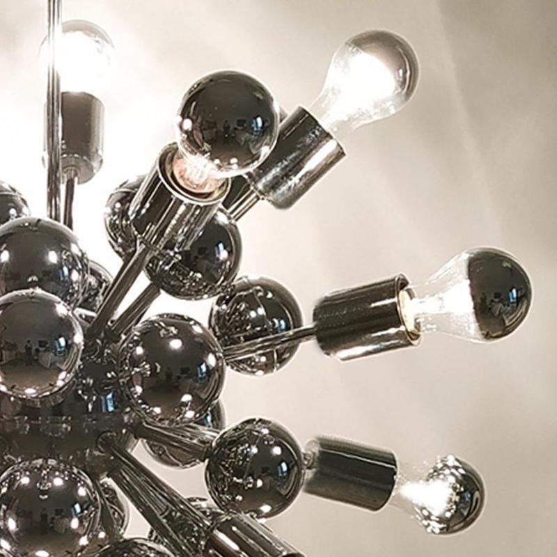Lampadario anni '70 Sputnik di Goffredo Reggiani in cromo, Made in Italy in vendita 2