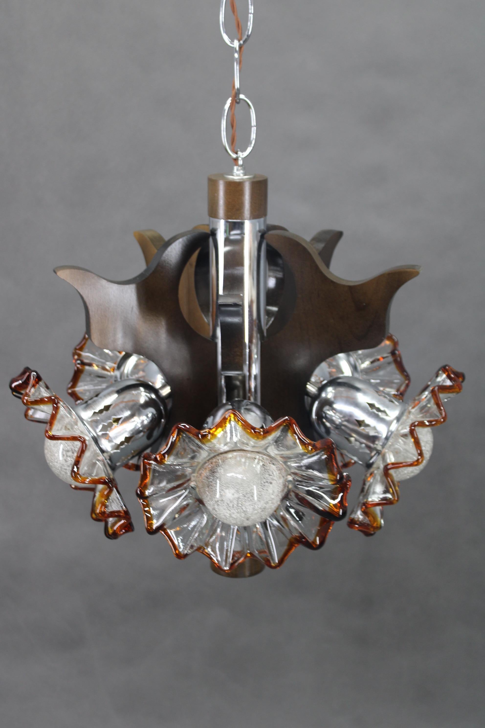 1970er Kronleuchter mit Murano-Glasschirmen, Italien im Zustand „Gut“ im Angebot in Praha, CZ