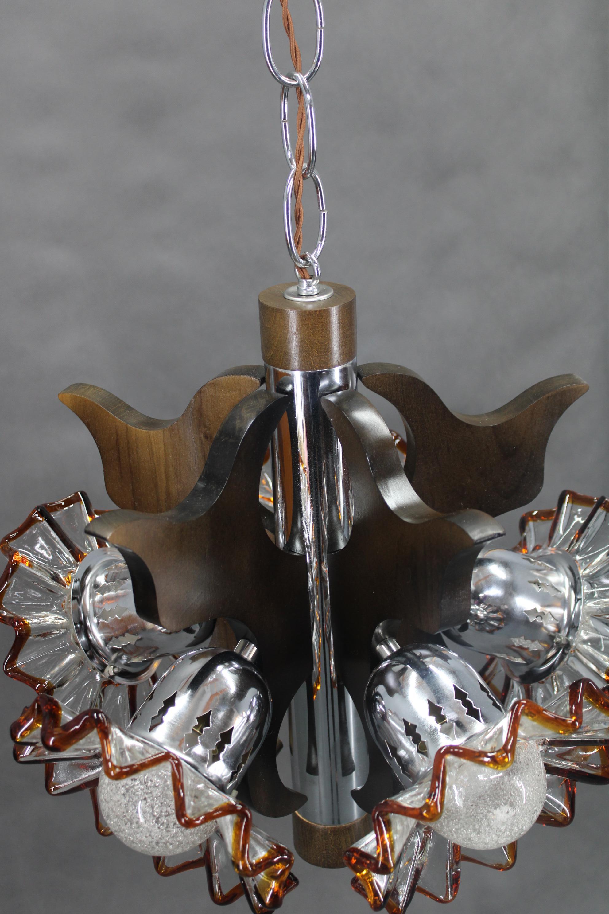 1970er Kronleuchter mit Murano-Glasschirmen, Italien im Angebot 2