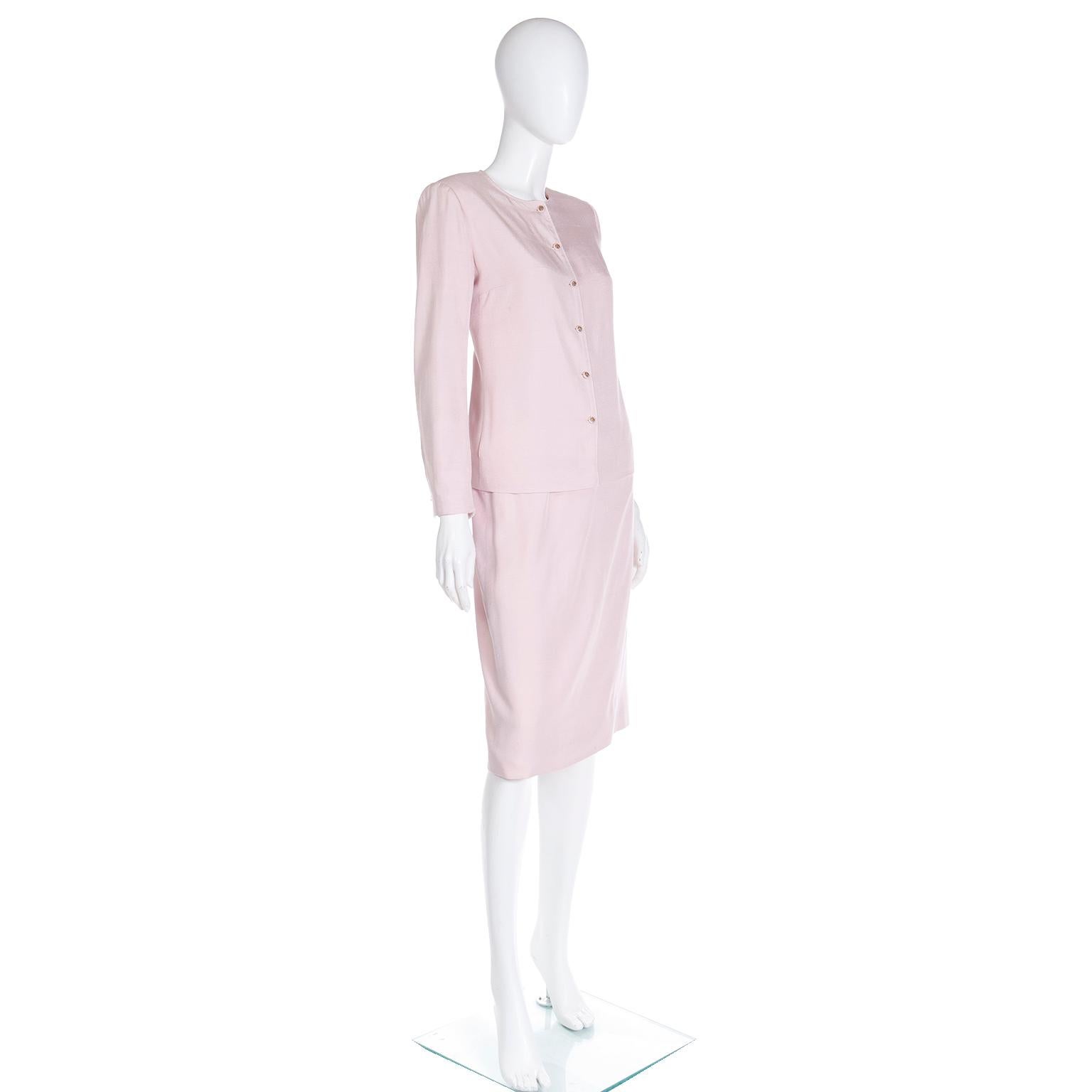 1970 Chanel Creations Philippe Guibourge Pink Silk Jacket & Skirt Suit  en vente 1