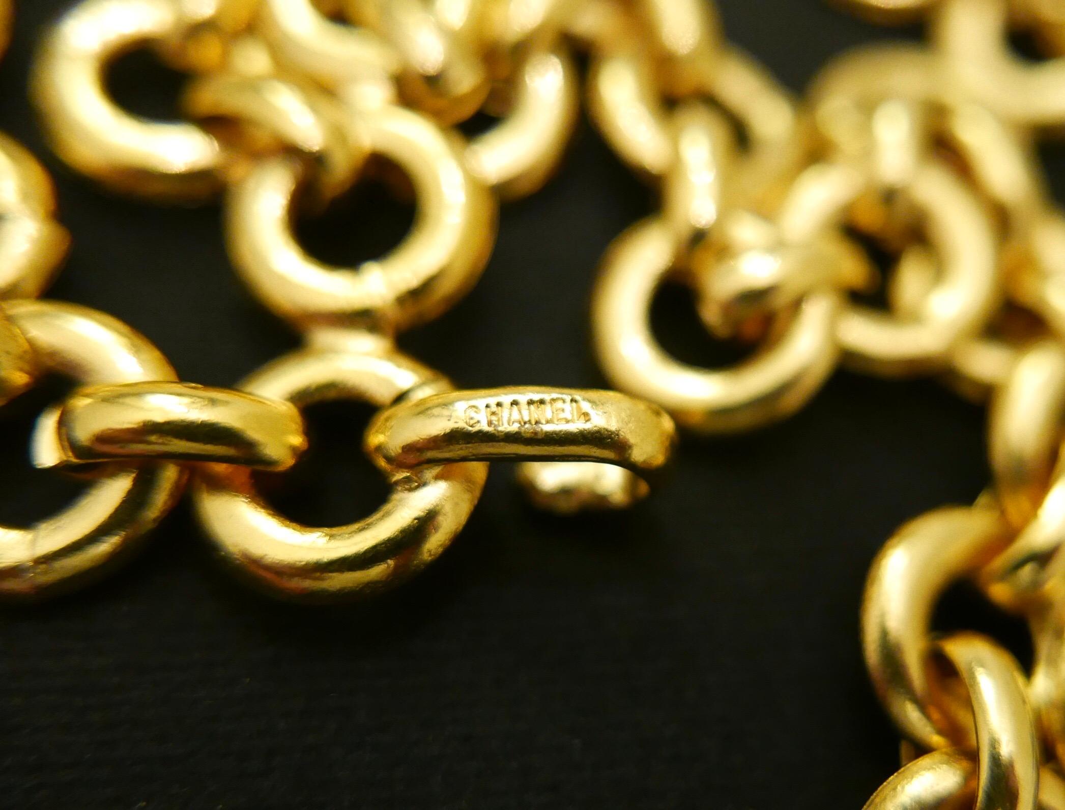 1970s CHANEL Gold Plated Triple Chain Belt Necklace In Good Condition In Bangkok, TH
