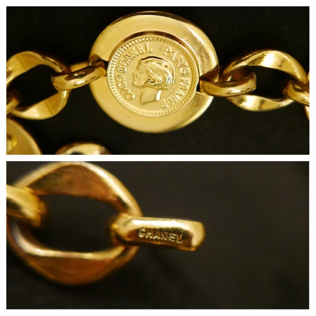 Vintage Chanel Gold Toned Coco Ladybug Clover Chaim Belt Necklace  In Good Condition In Bangkok, TH