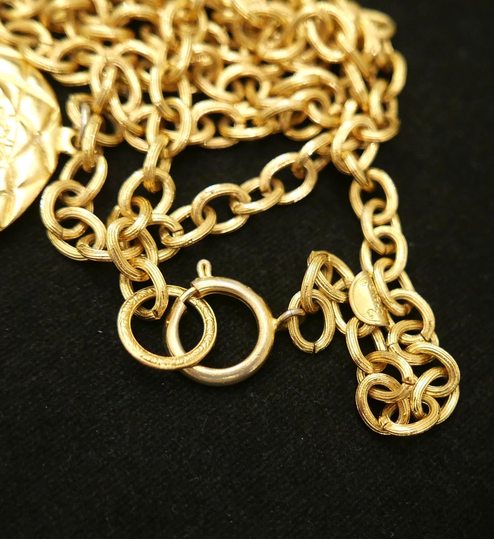 gold chanel necklace