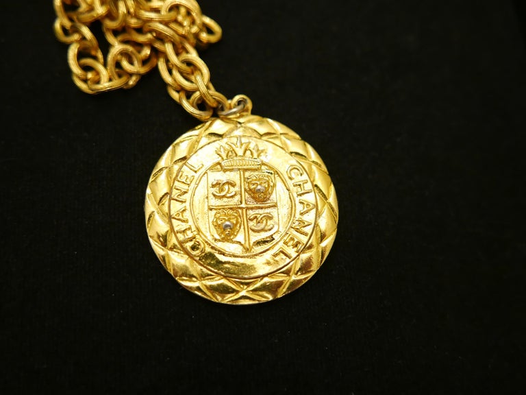 1970s Vintage CHANEL Gold Toned Medallion Chain Necklace at 1stDibs