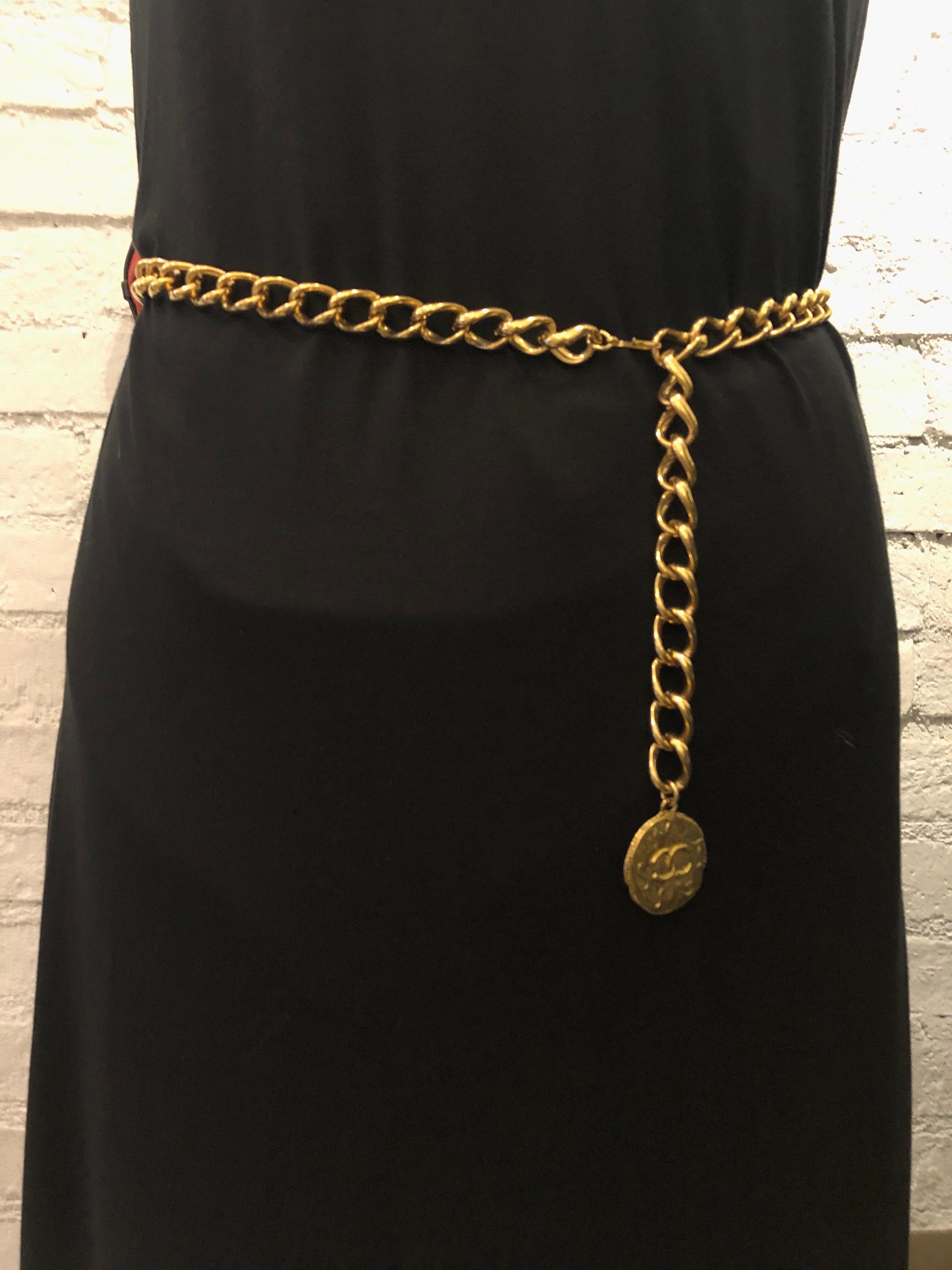 1990s Vintage Chanel Gold Toned Chain Belt Necklace  In Good Condition In Bangkok, TH