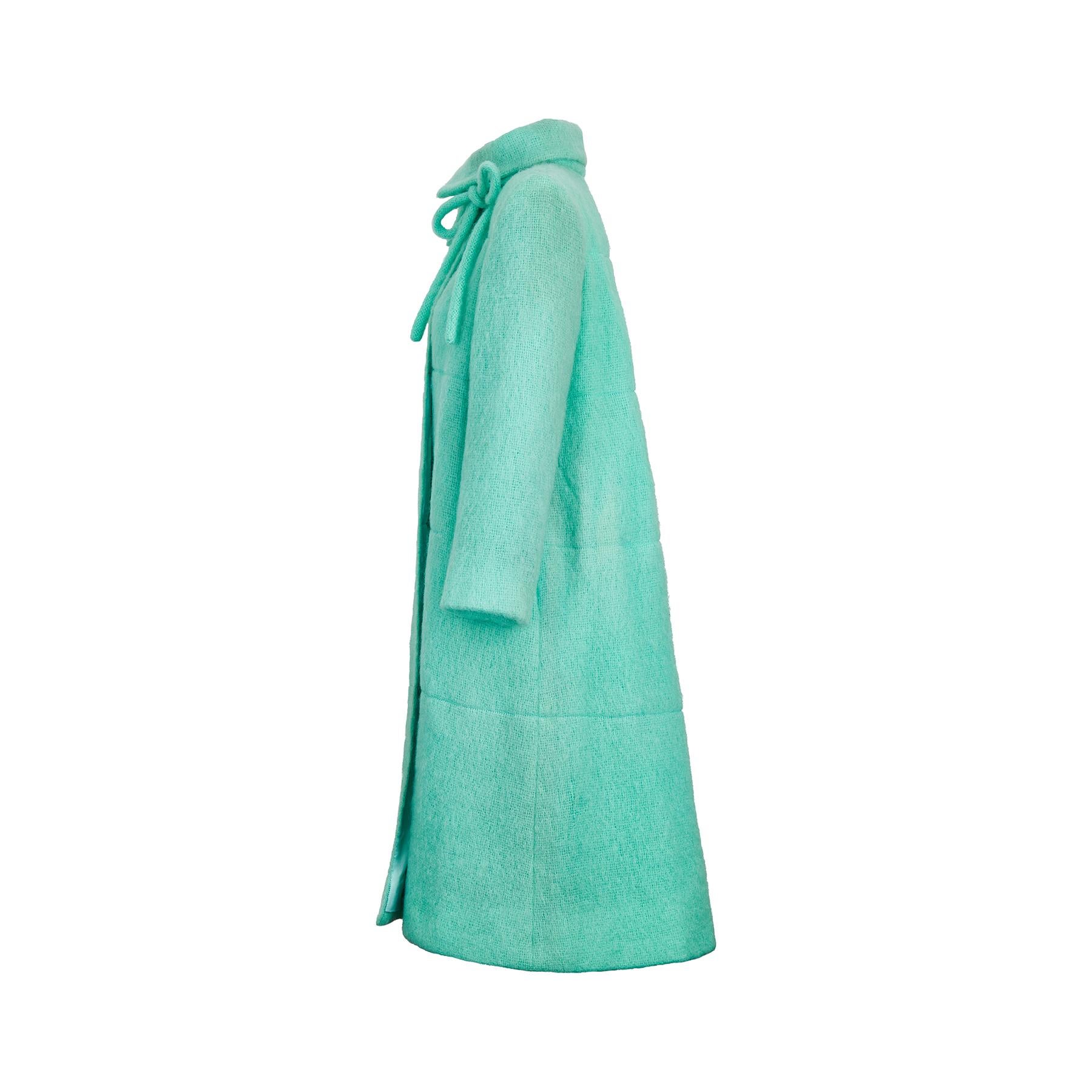 1970s Chanel Mohair Silk-Lined Seafoam Green Coat In Excellent Condition For Sale In London, GB