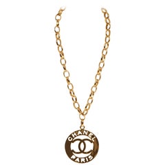 1970
s Chanel Rare XLG Gold CC Pendant Necklace
