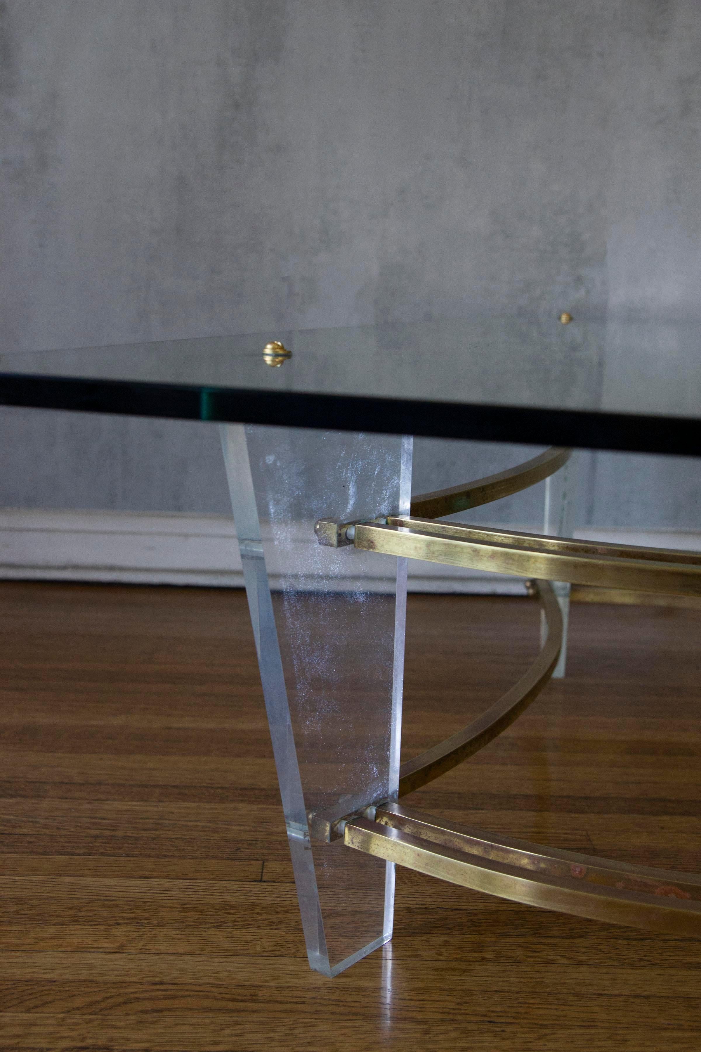 1970s Charles Hollis Jones Minimalist Lucite, Glass and Brass Coffee Table In Fair Condition For Sale In Los Angeles, CA