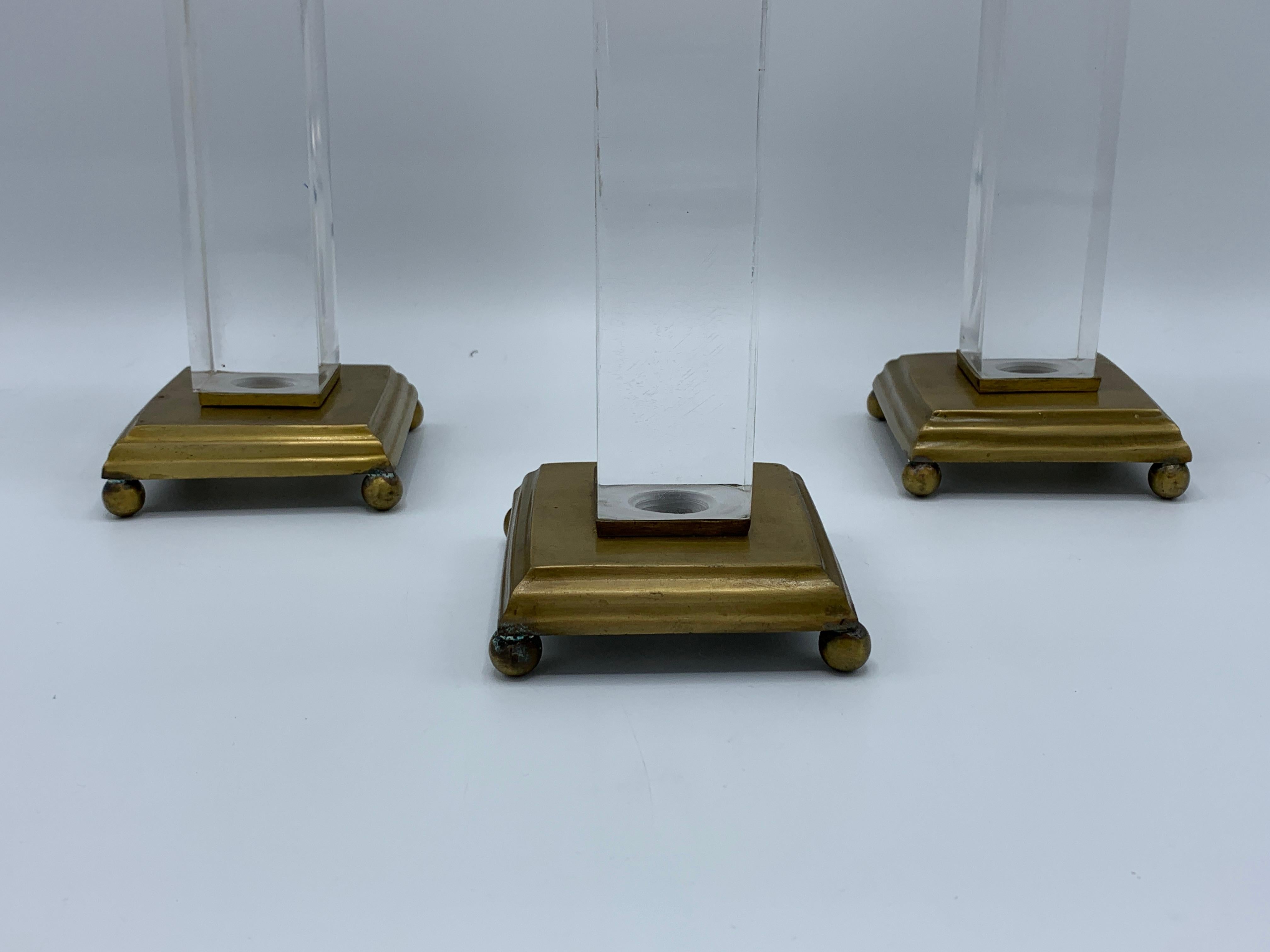 20th Century 1970s Charles Hollis Jones Style Lucite and Brass Candlesticks, Set of 3 For Sale