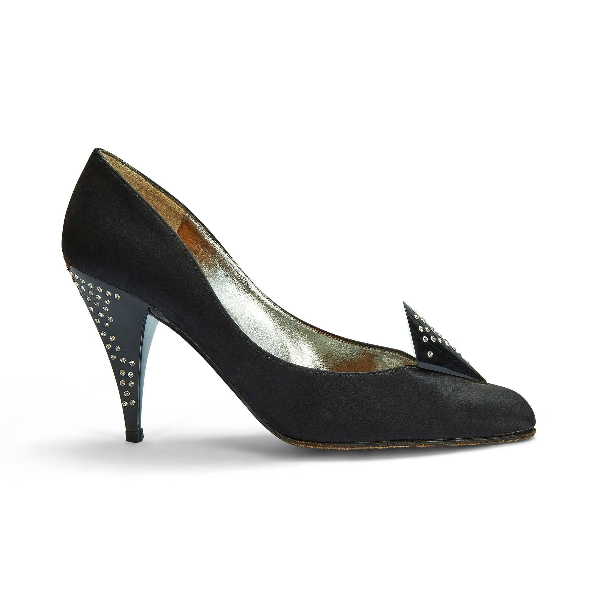 Founding his women’s footwear company in 1919, French fashion designer Charles Jourdan became mainly known as a luxury shoe manufacturer of both Jourdan designs and those of numerous other top designers, including Christian Dior, Pierre Cardin and