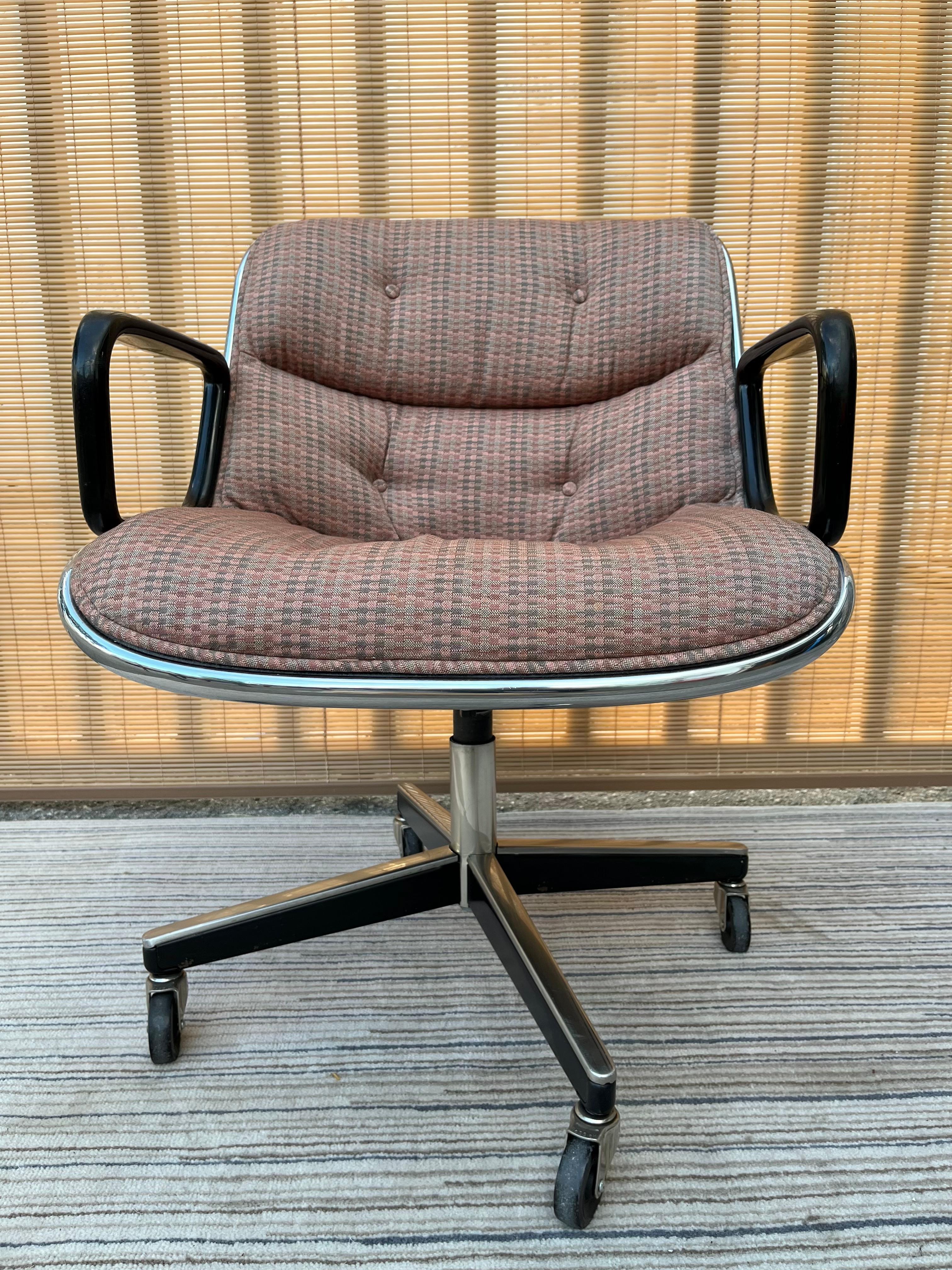 Mid-Century Modern 1970s Charles Pollock for Knoll Executive Chair