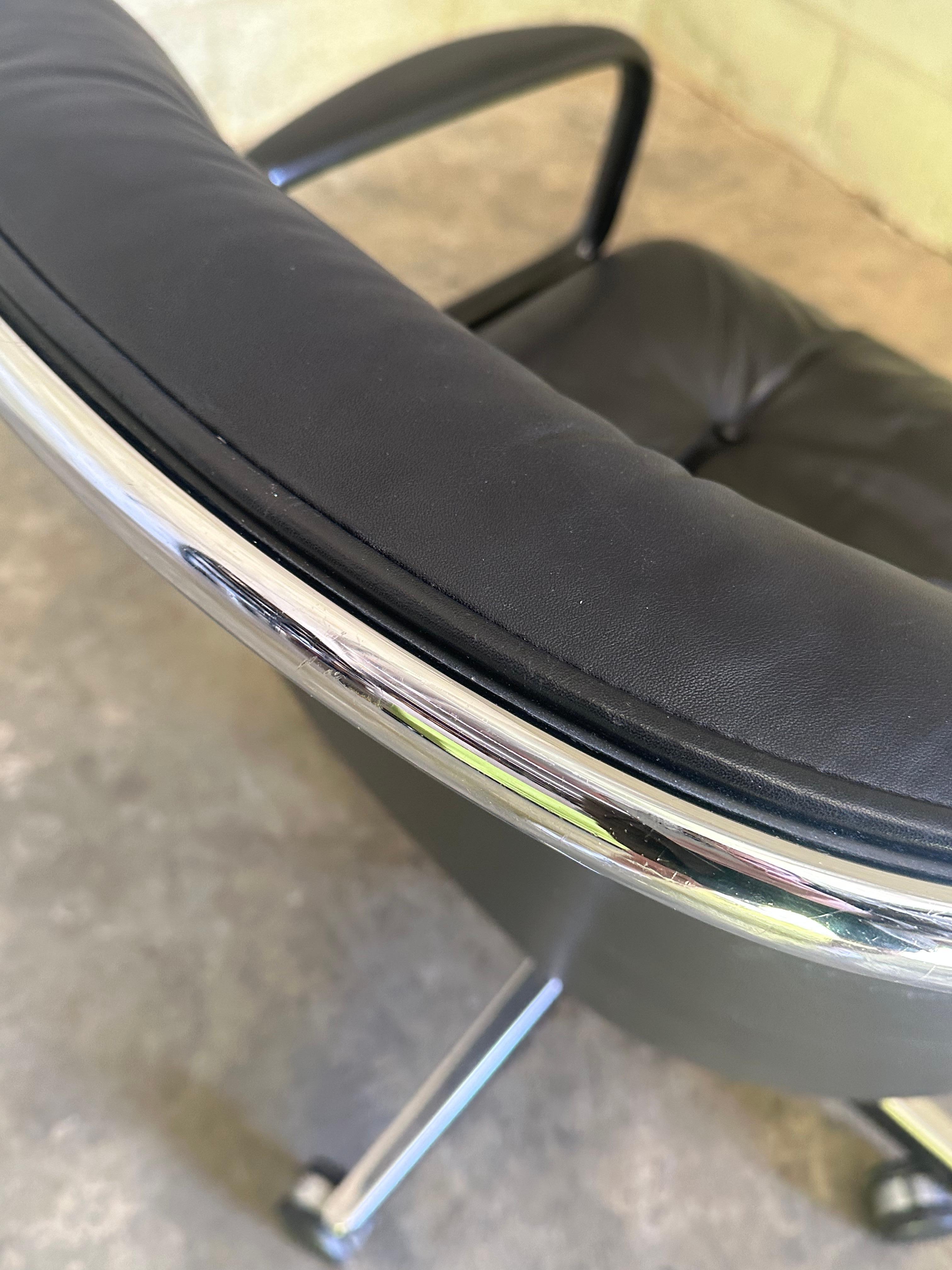 1970s Charles Pollock for Knoll Office Desk Chair For Sale 4
