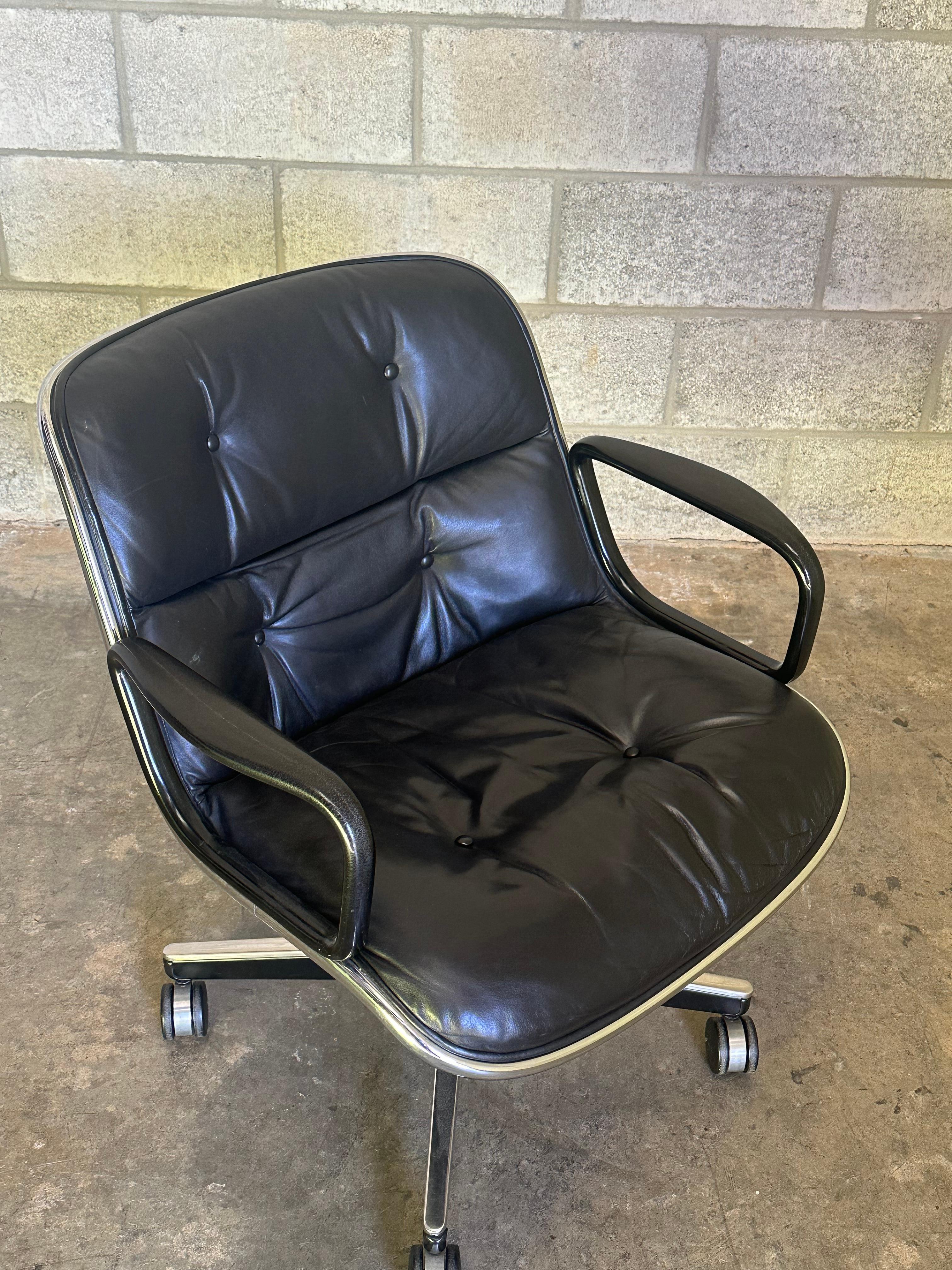 Mid-Century Modern 1970s Charles Pollock for Knoll Office Desk Chair For Sale