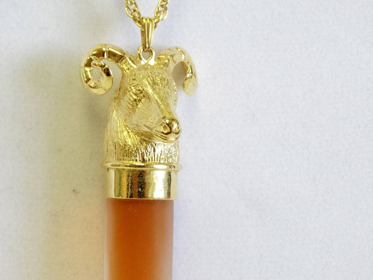 Charles Revson 1970s Ram's Head Perfume Flask Necklace In Excellent Condition For Sale In Scottsdale, AZ