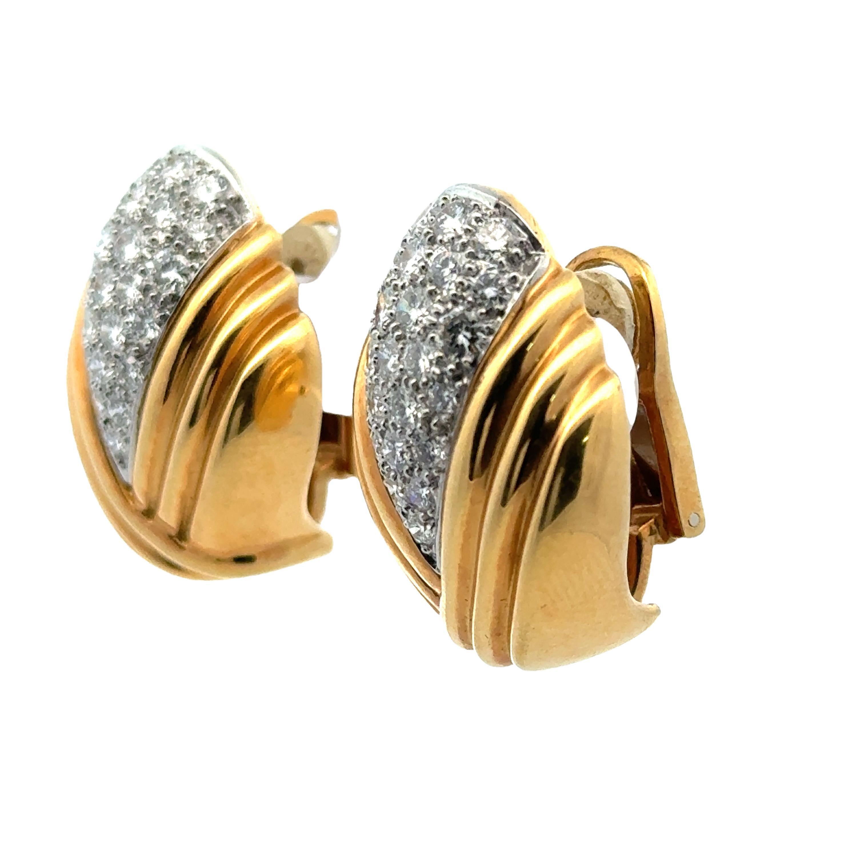 1970's Charles Turi Diamond 18 Karat Yellow Gold Ear-Clip Earrings In Excellent Condition In Boca Raton, FL