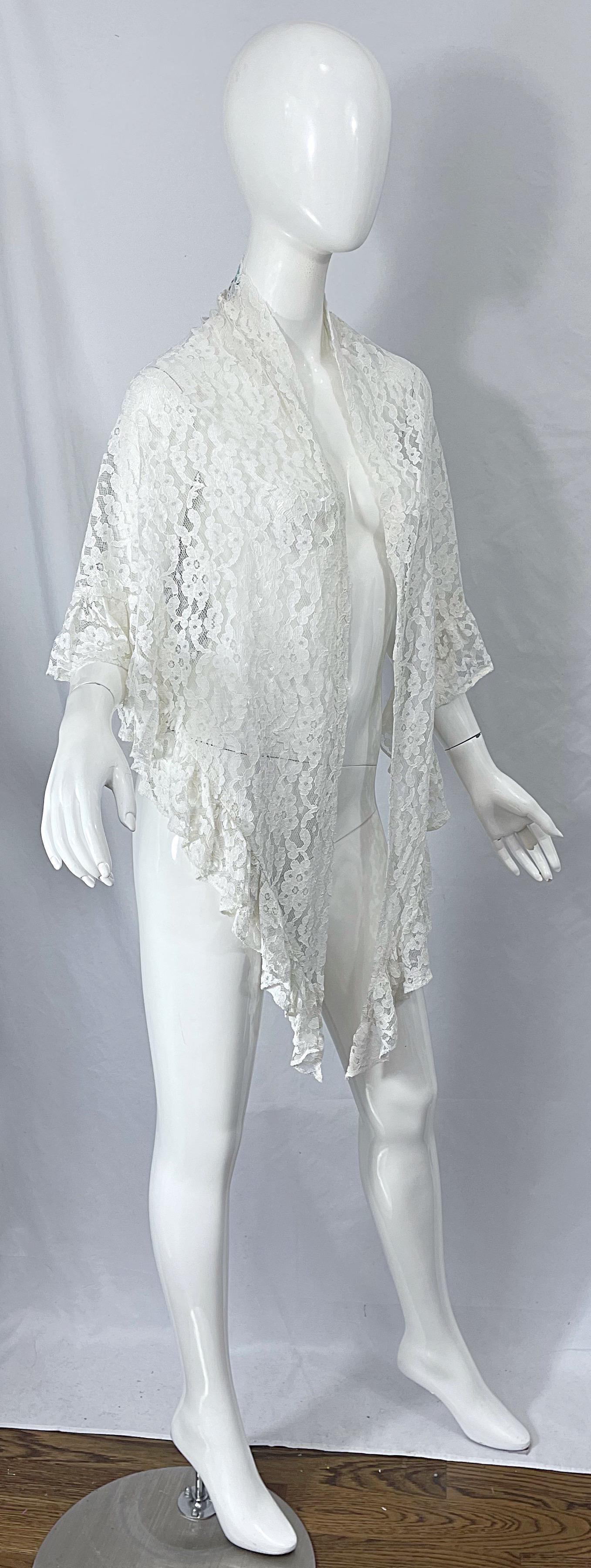 1970s Charm of Hollywood White Lace Rayon Vintage 70s Large Piano Shawl For Sale 4