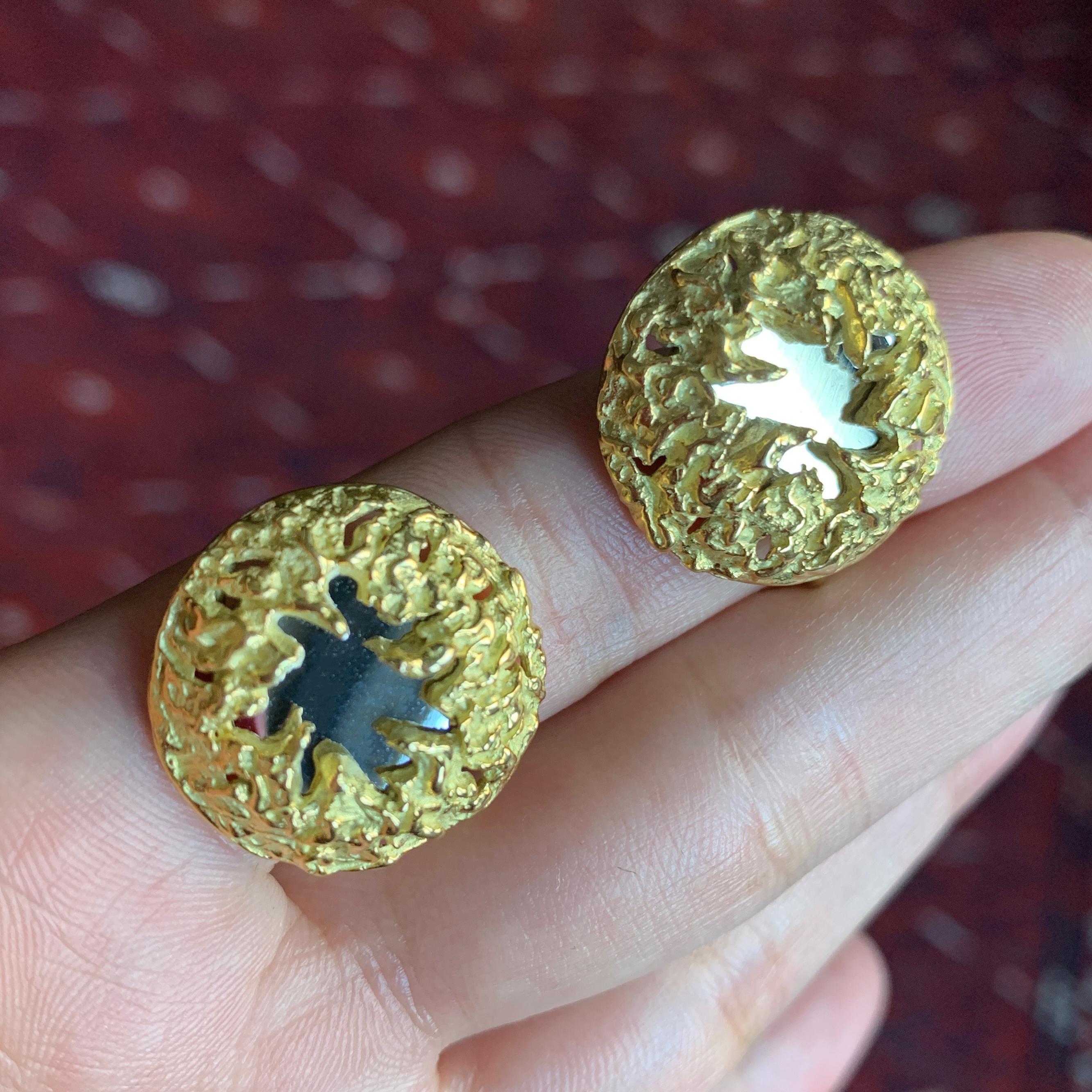 1970s Chaumet White and Yellow Gold Ear Clips In Excellent Condition In New York, NY