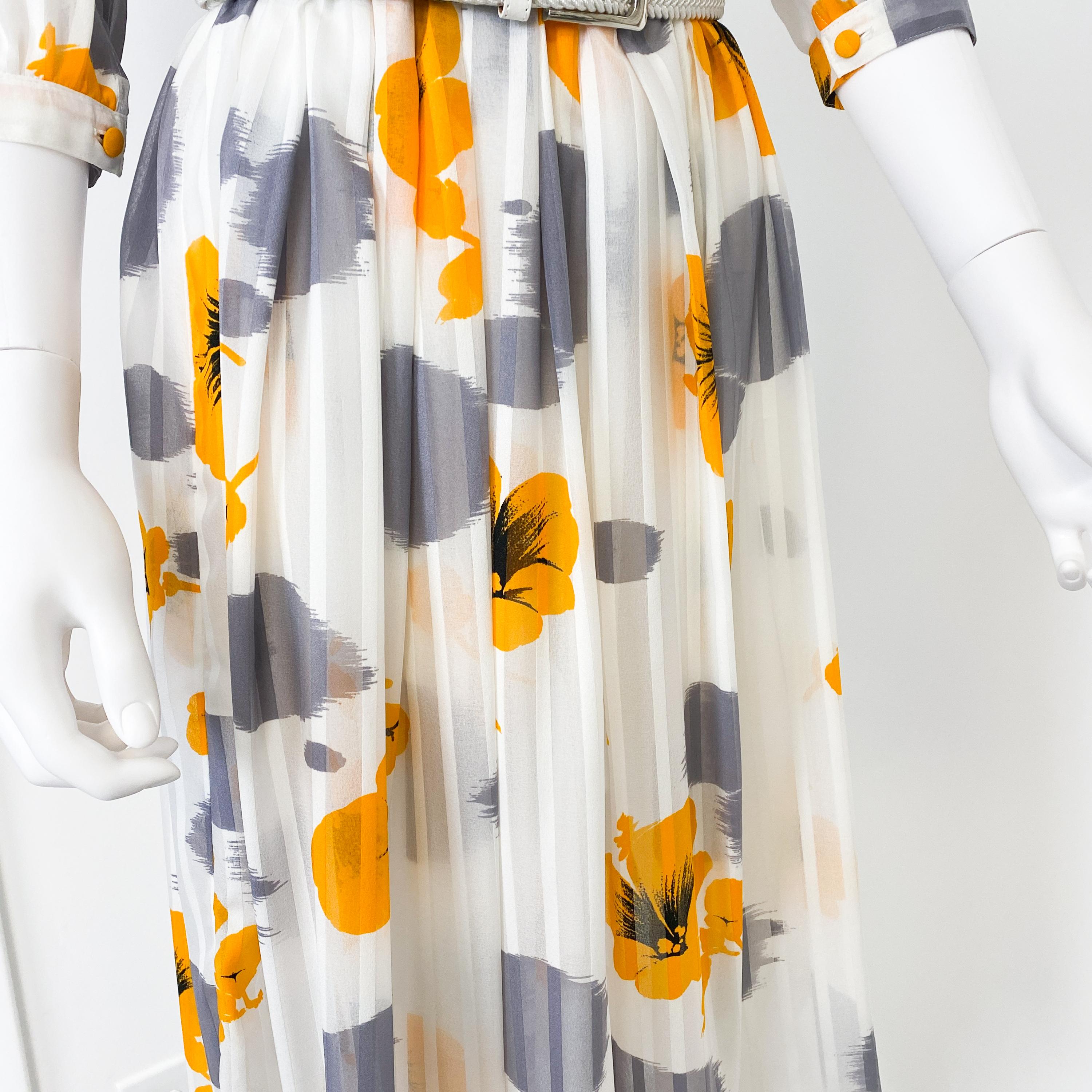 Robe Cheer Muslin des années 1970 avec imprimé de fleurs de coq jaunes Taille 8/10 en vente 3