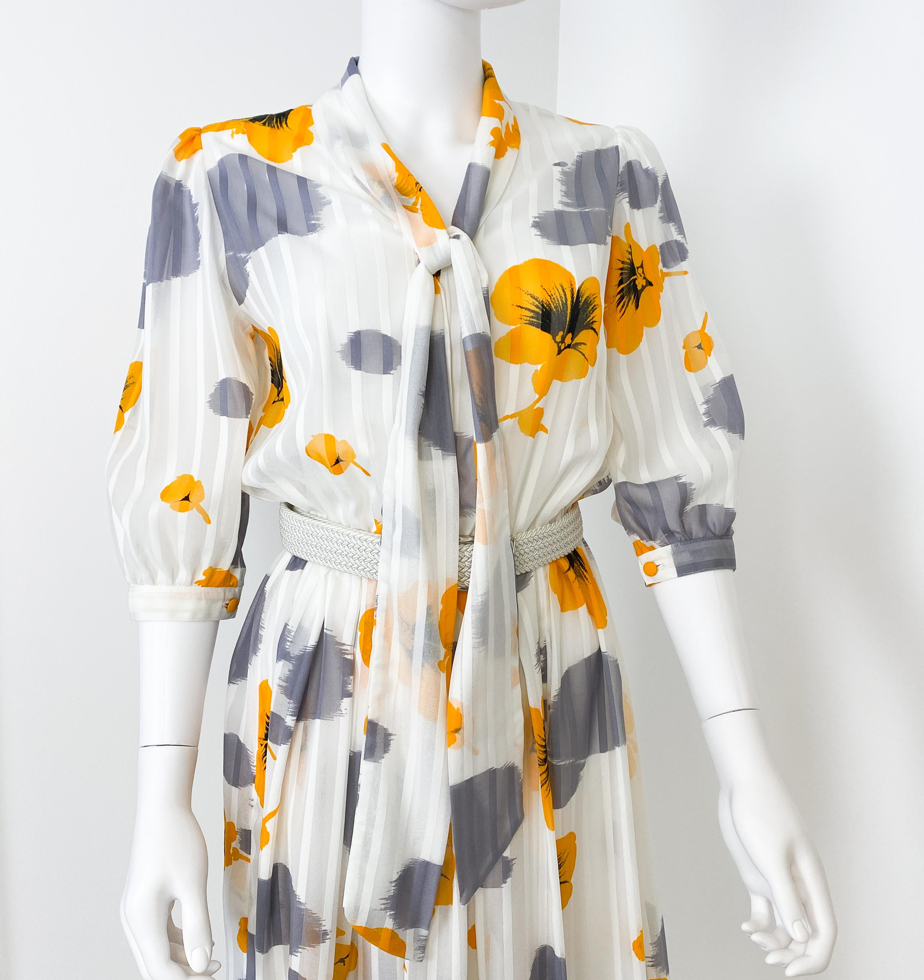 Robe Cheer Muslin des années 1970 avec imprimé de fleurs de coq jaunes Taille 8/10 en vente 4