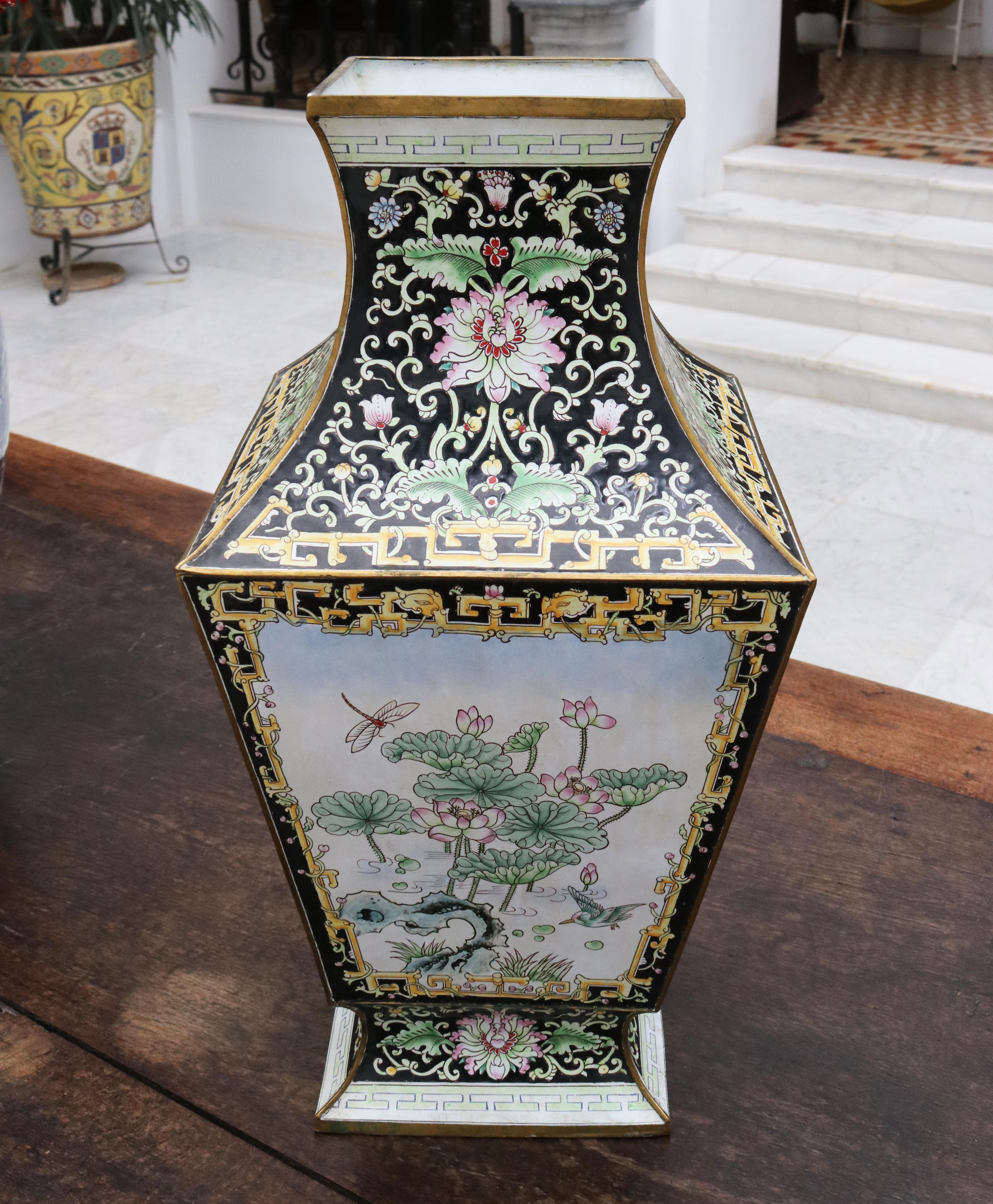 1970s Chinese Cloisonné Hand Painted Vase with Flower Motifs In Good Condition In Marbella, ES