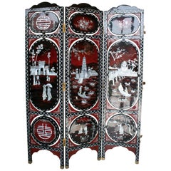 1970s Chinese Lacquered Folding Screen with Nacre Inlay Asian Motifs