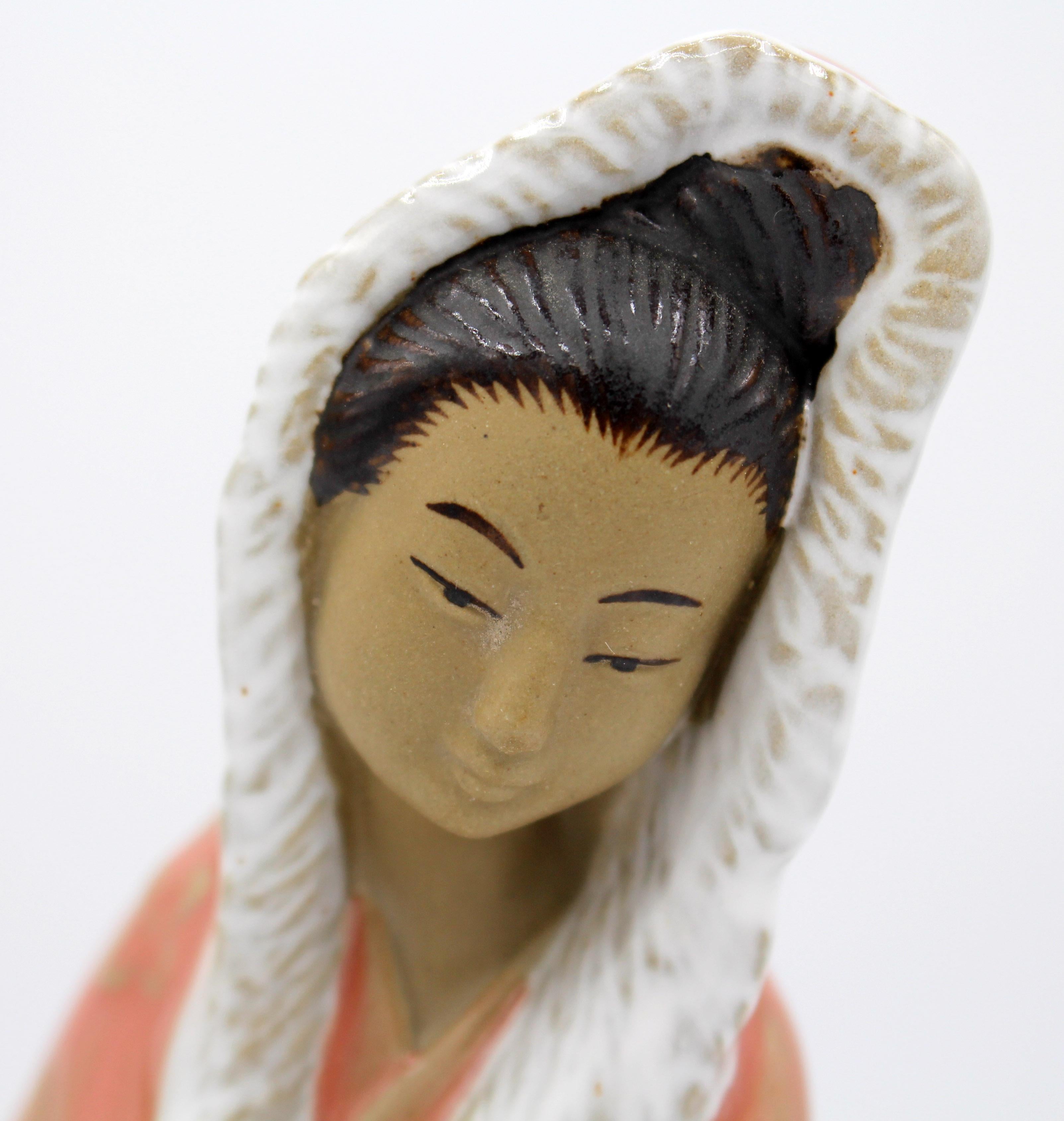 1970s, Chinese Mud Figure of Woman In Good Condition For Sale In Chapel Hill, NC