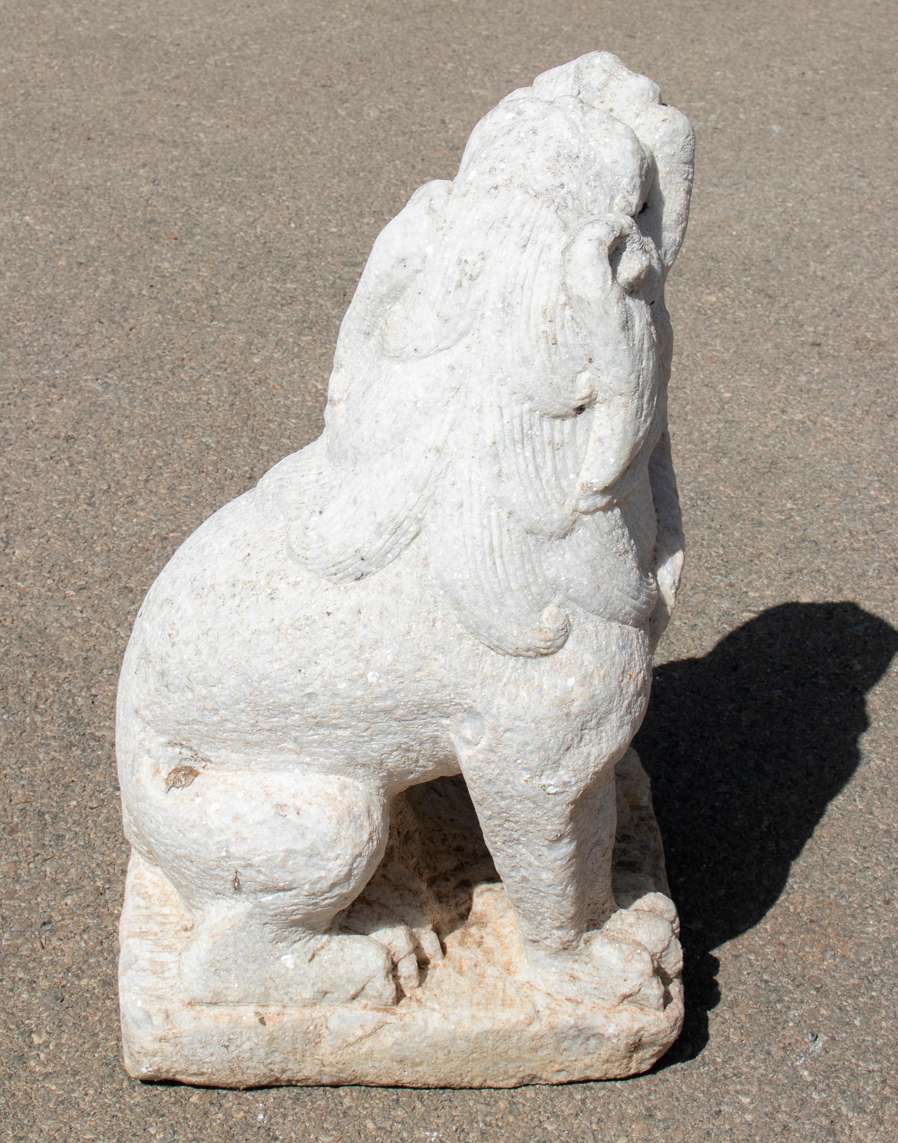1970s Chinese Pair of Hand Carved White Marble Lions For Sale 2