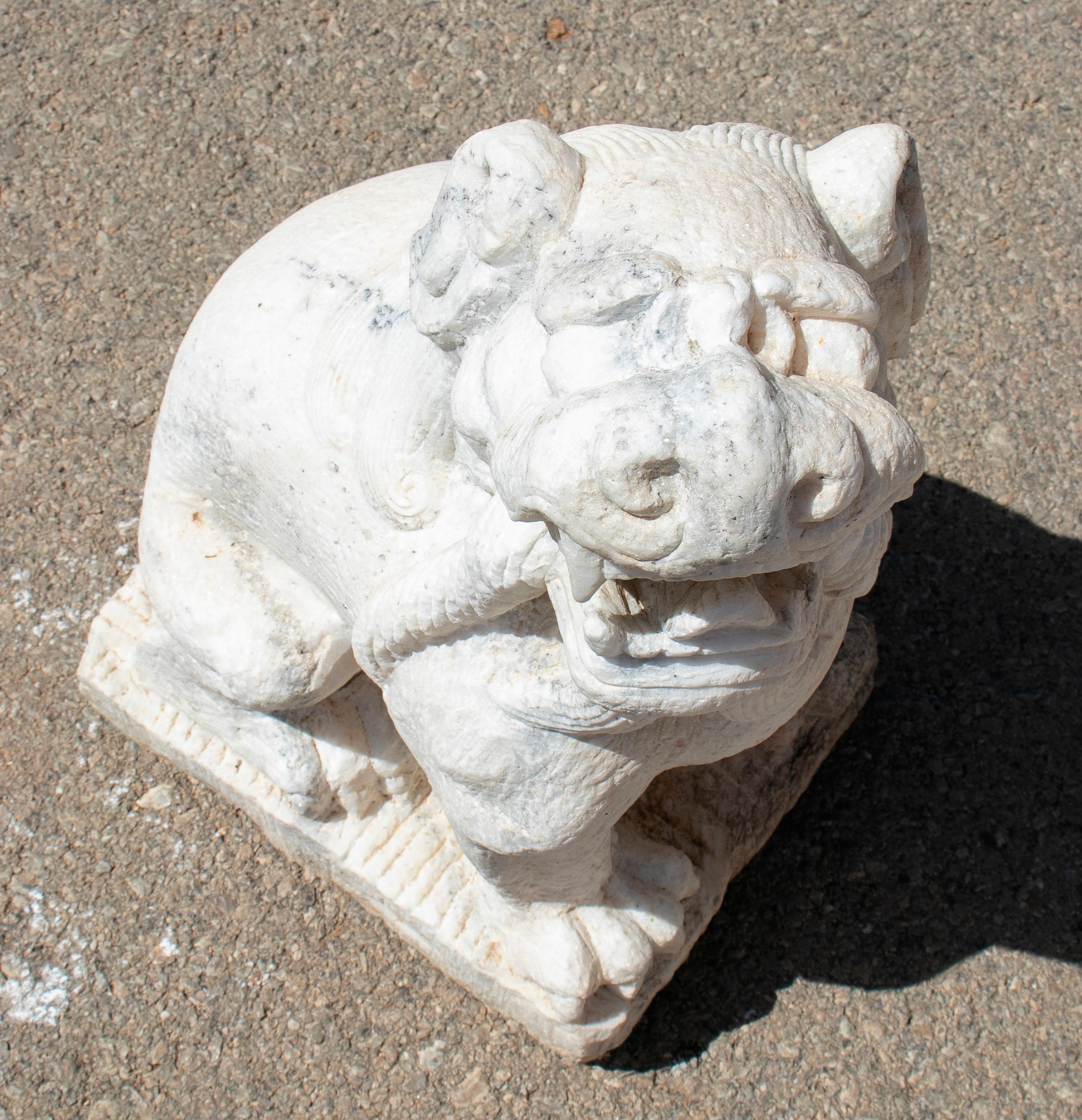 1970s Chinese Pair of Hand Carved White Marble Lions For Sale 3