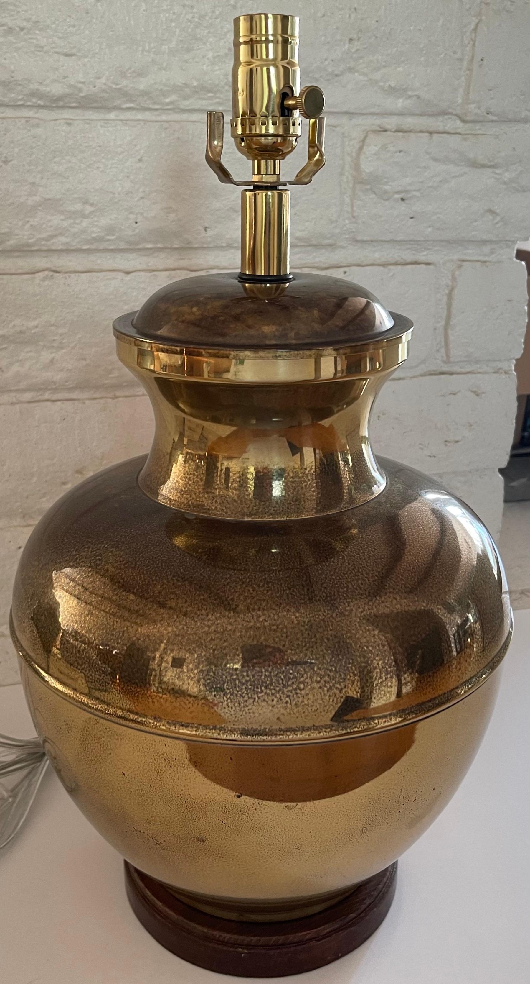 1970s Chinoiserie Brass Ginger Jar Large Lamp In Good Condition For Sale In Stamford, CT