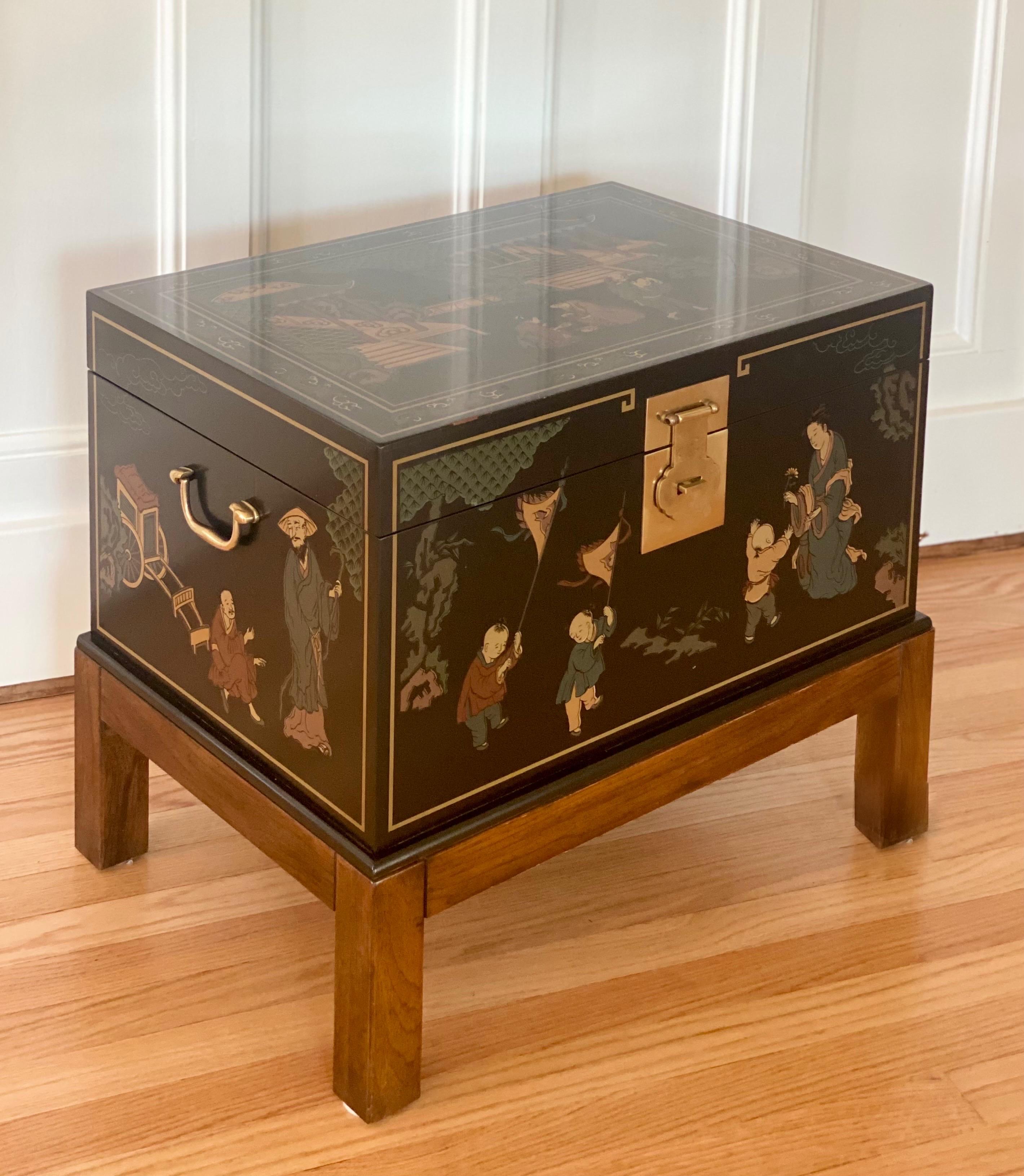 1970s, Chinoiserie Drexel Lacquer Black and Brass Chest with Stand In Good Condition In Farmington Hills, MI